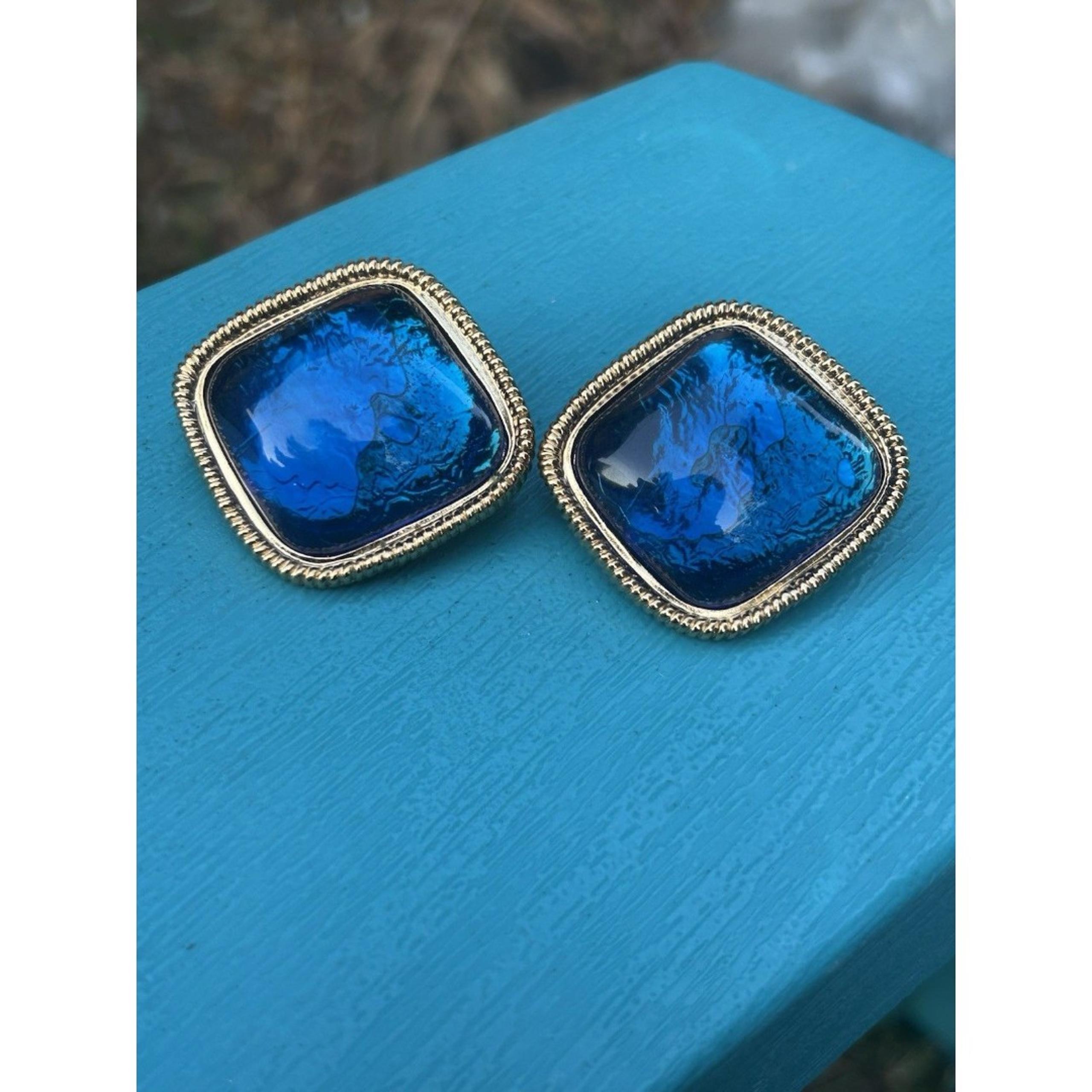 Vintage Kenneth Jay Lane KJL for Avon Blue Caprianti Clip-On Earrings New in Box