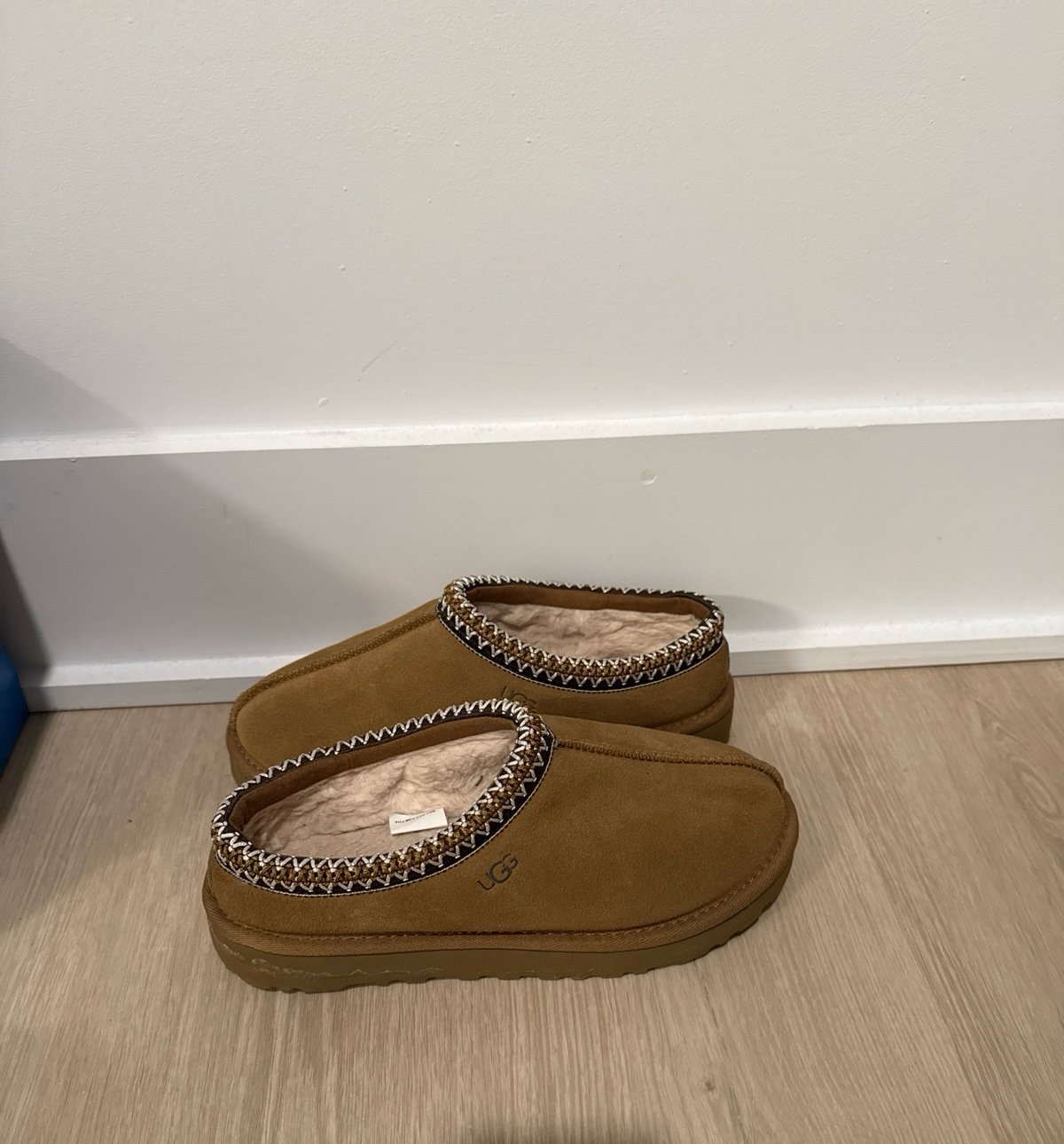 UGG tazman slippers