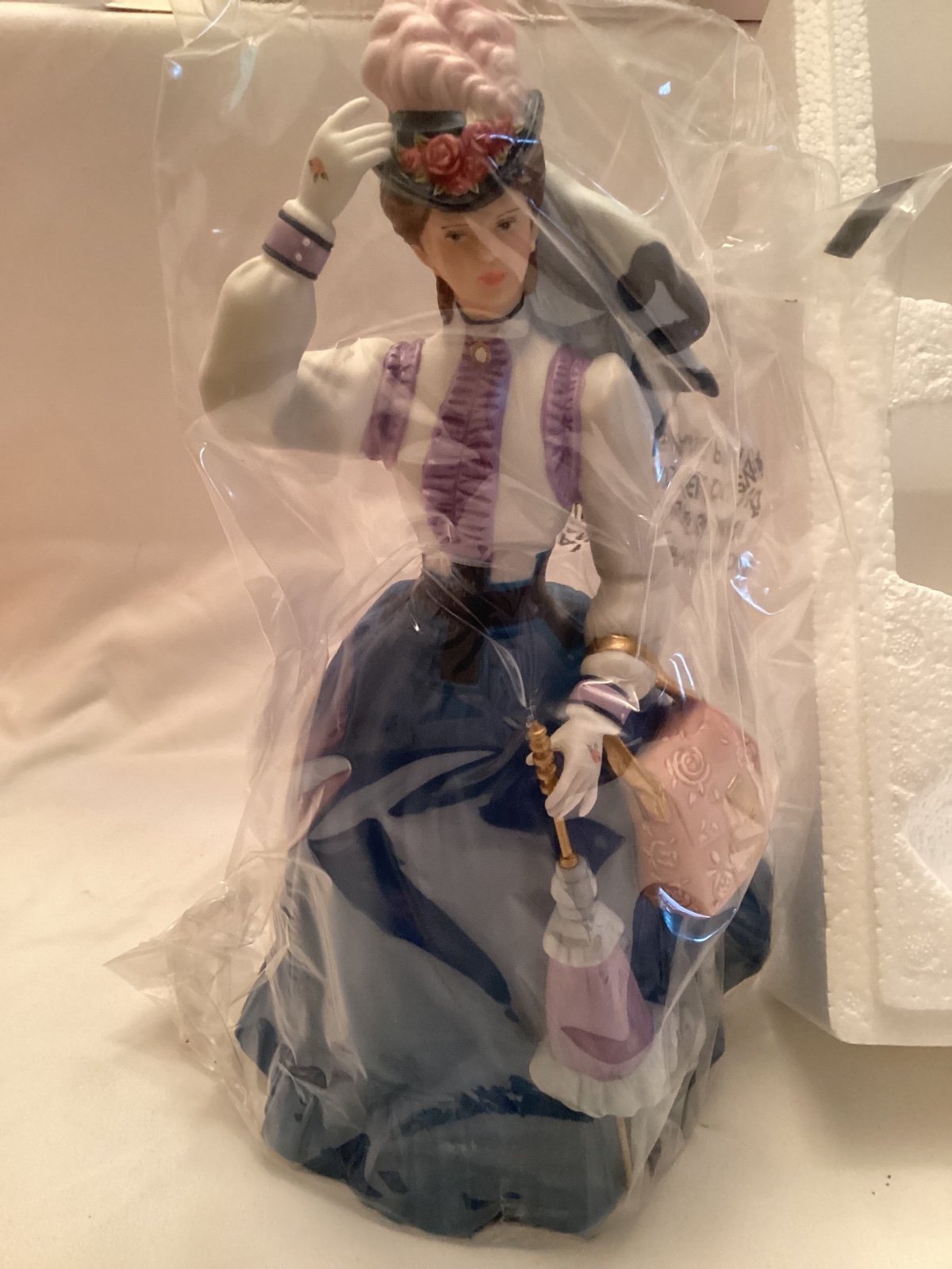 NIB VINTAGE MRS ALBEE PRESDENTS CLUB AWARD