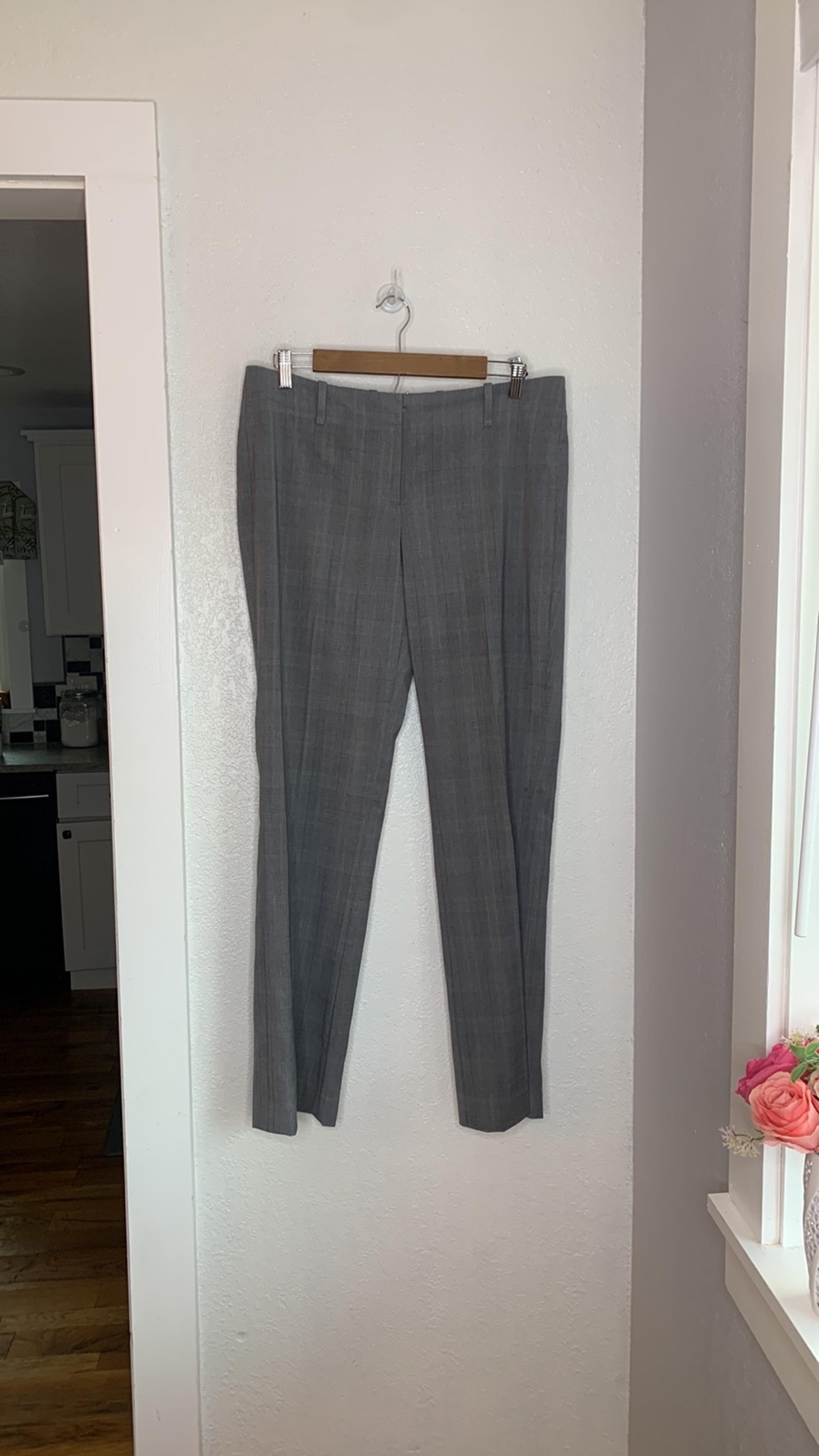 Hugo Boss grey slacks pants virgin wool blend flat front pockets lightweight