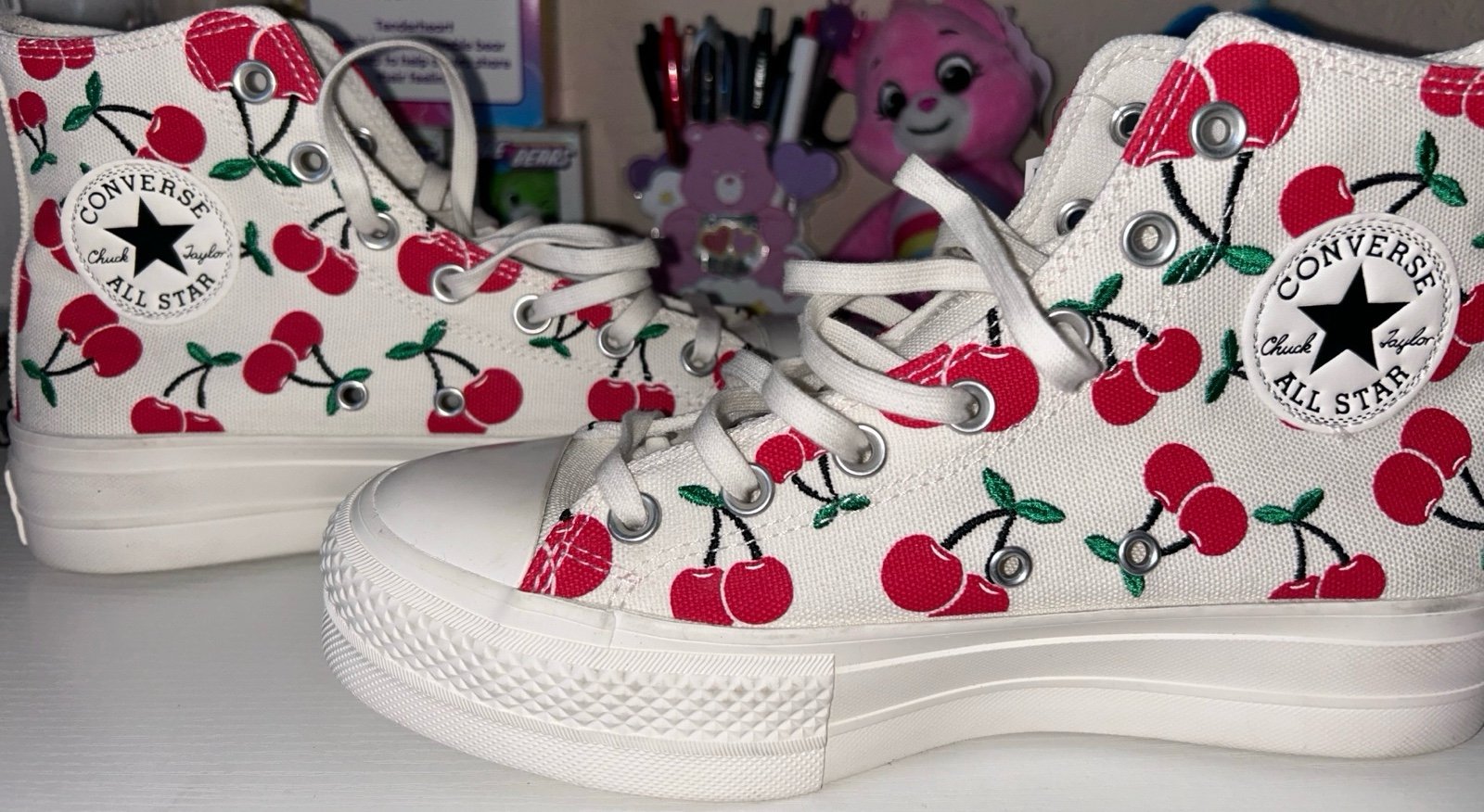 Cherry Converse
