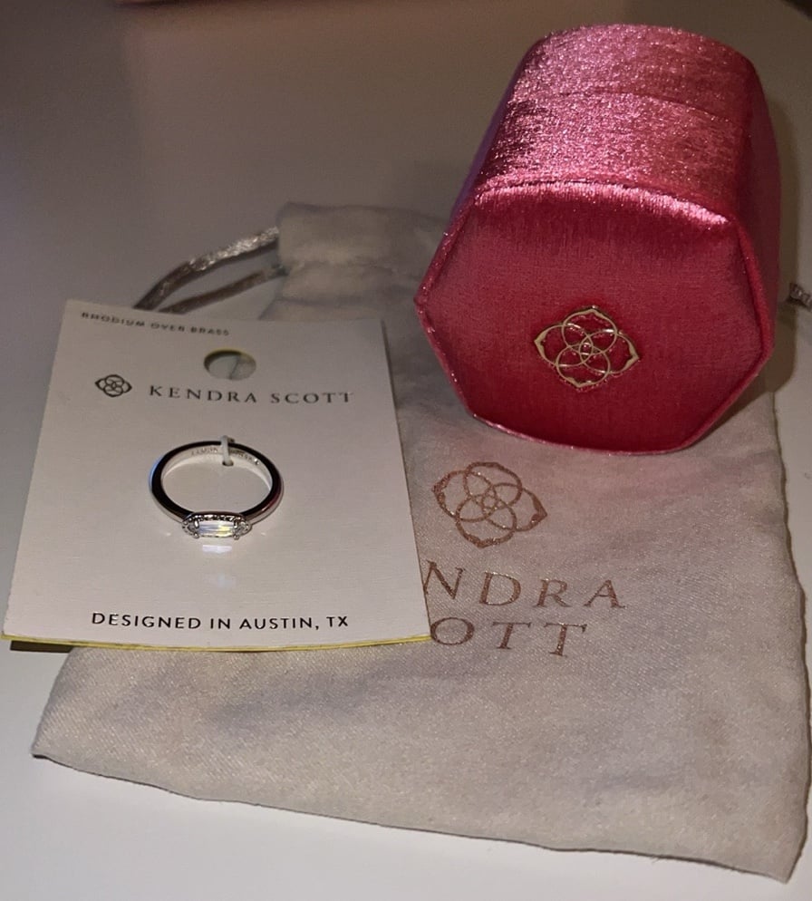 Kendra Scott Dichroic Glass Rhodium Over Brass Size 8