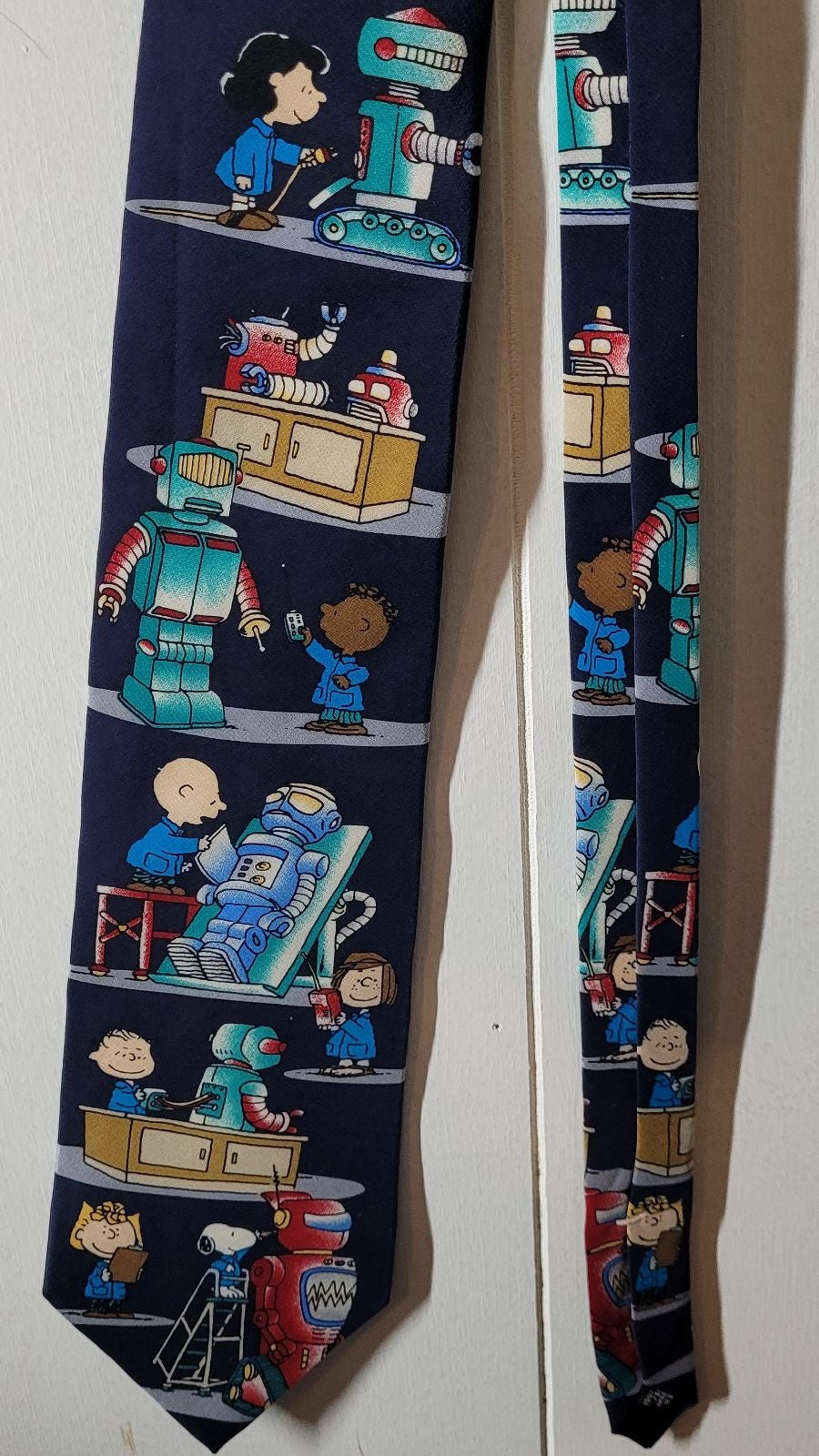 charlie brown christmas tie