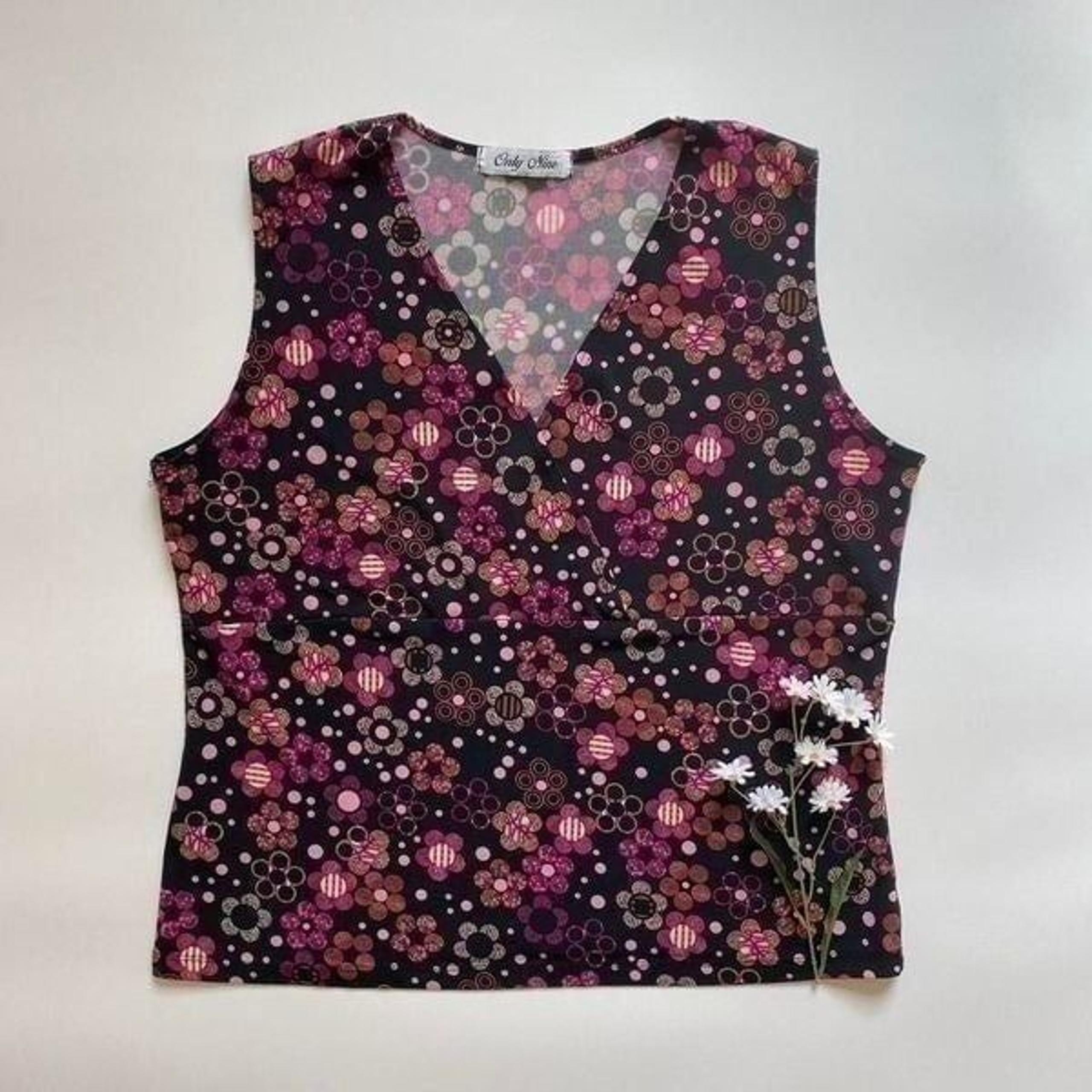 Y2k black & pink floral top