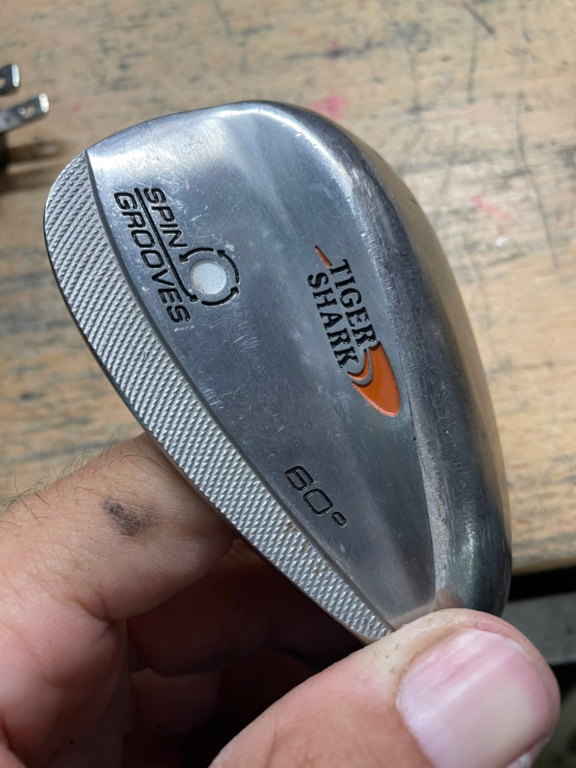 Golf wedge 60 deg Tiger shark spin grooves RH