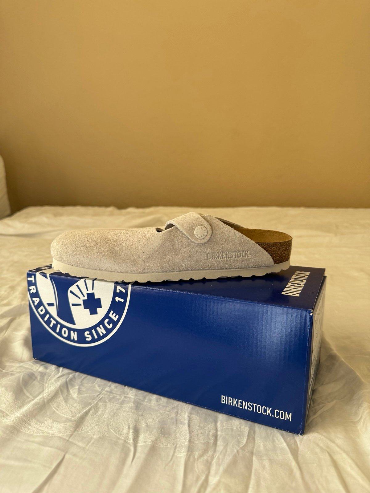 NWT Birkenstock Boston in Antique White