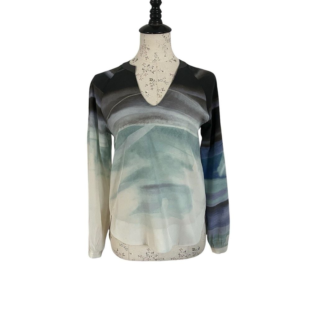 Diane Von Furstenberg Women's Silk Tie-Dye Print Blouse XS 0 Long Sleeve V Neck