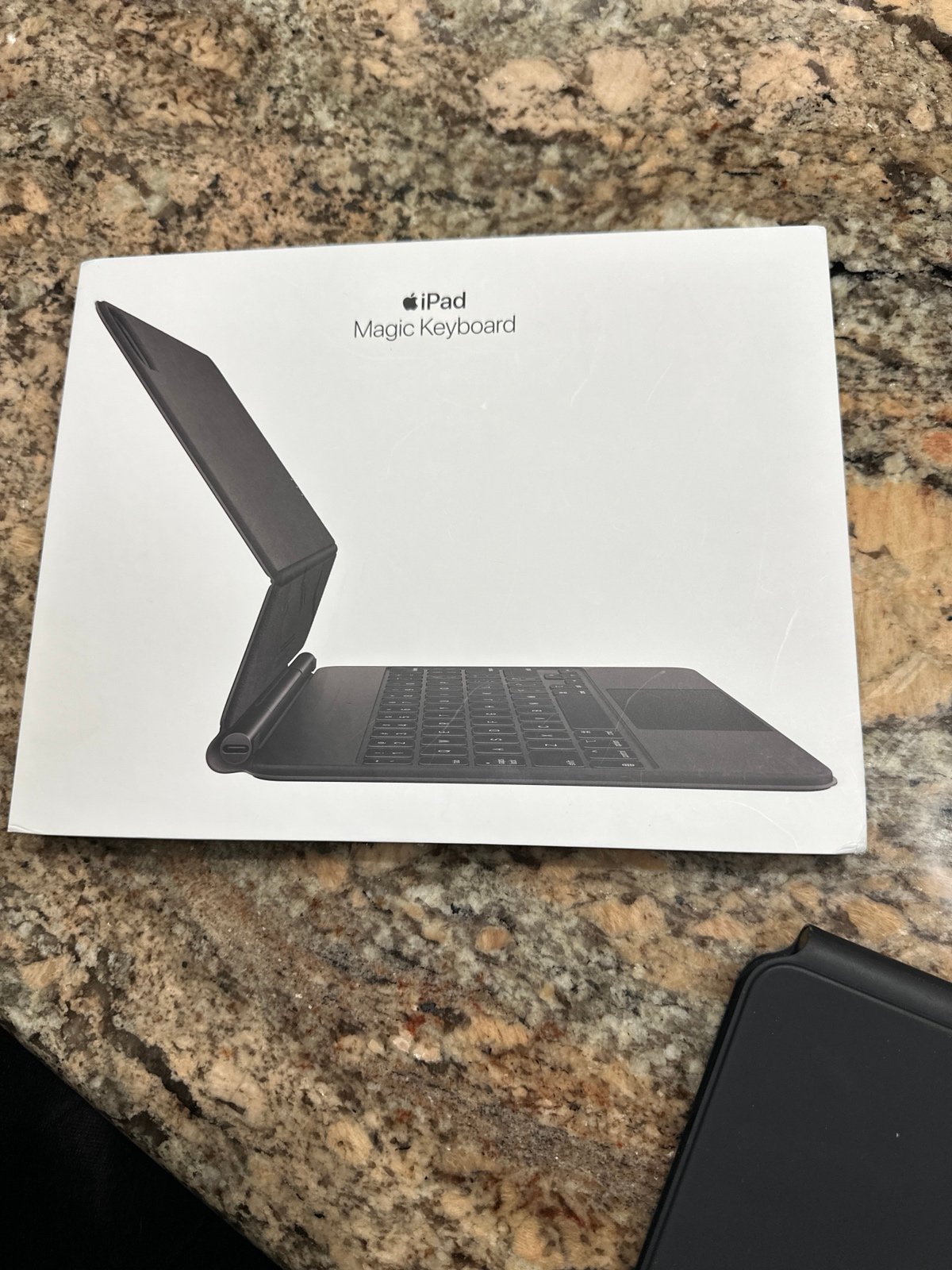 Apple Magic Keyboard 11 inch pro or iPad Air model MXQT2LL/A