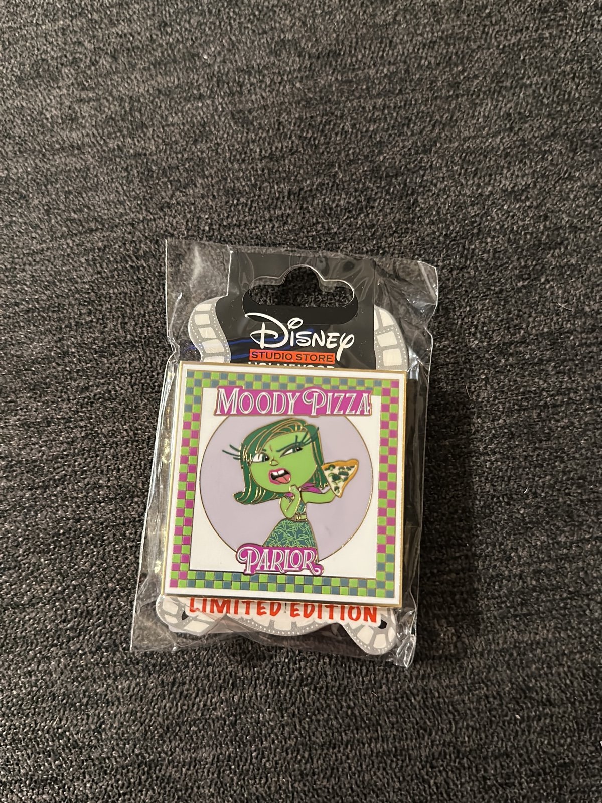 Disney D23 Expo 2022 DSSH DSF Pizza Pin Disgust Inside Out LE 500 Pin