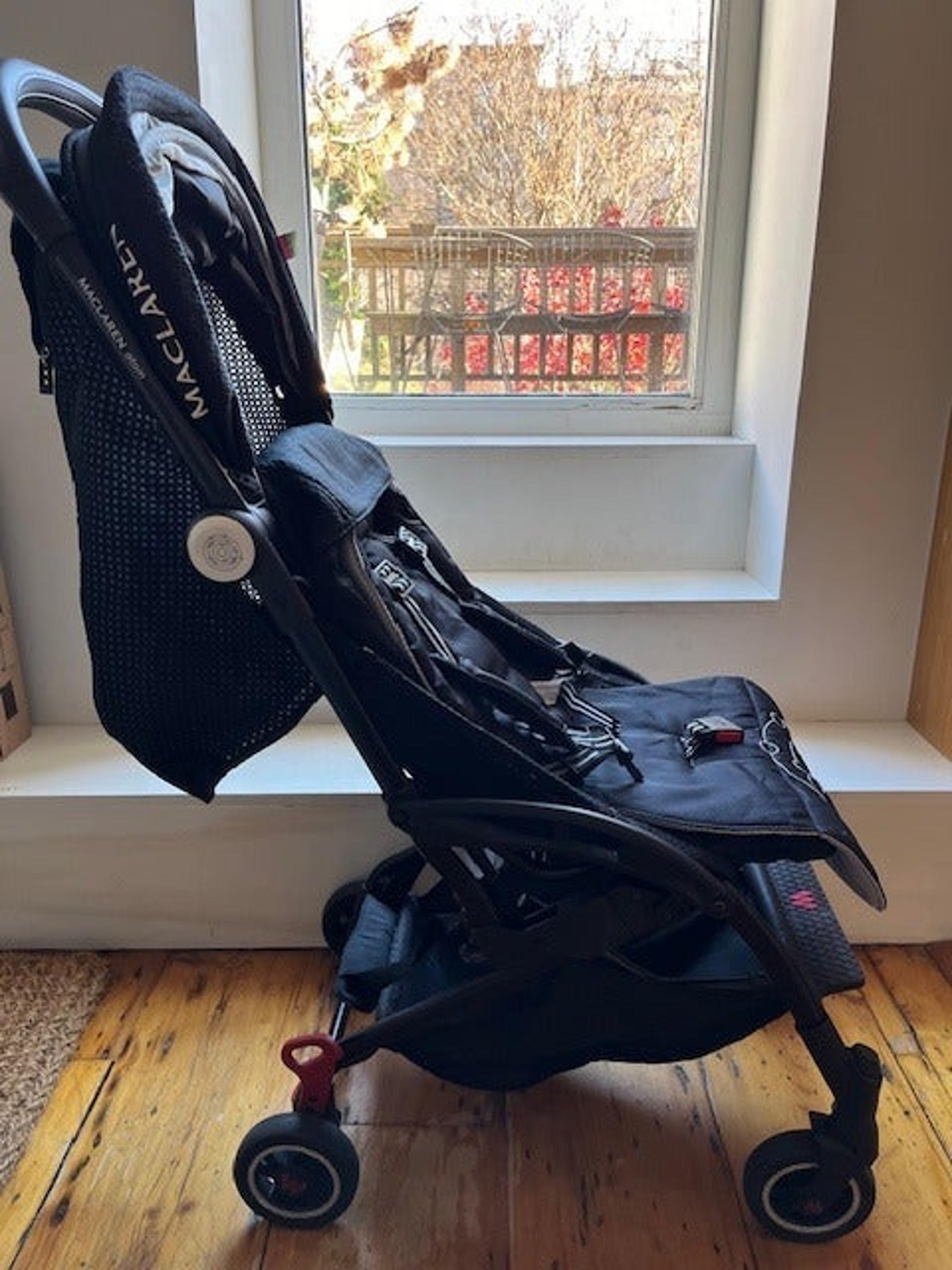 Maclaren Atom lightweight travel stroller - excellent condition