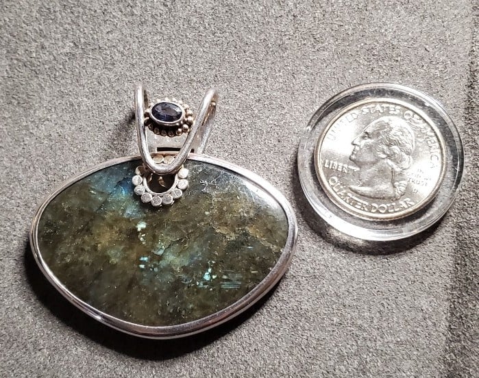 Sajen Labadorite/ Iolite Pendant