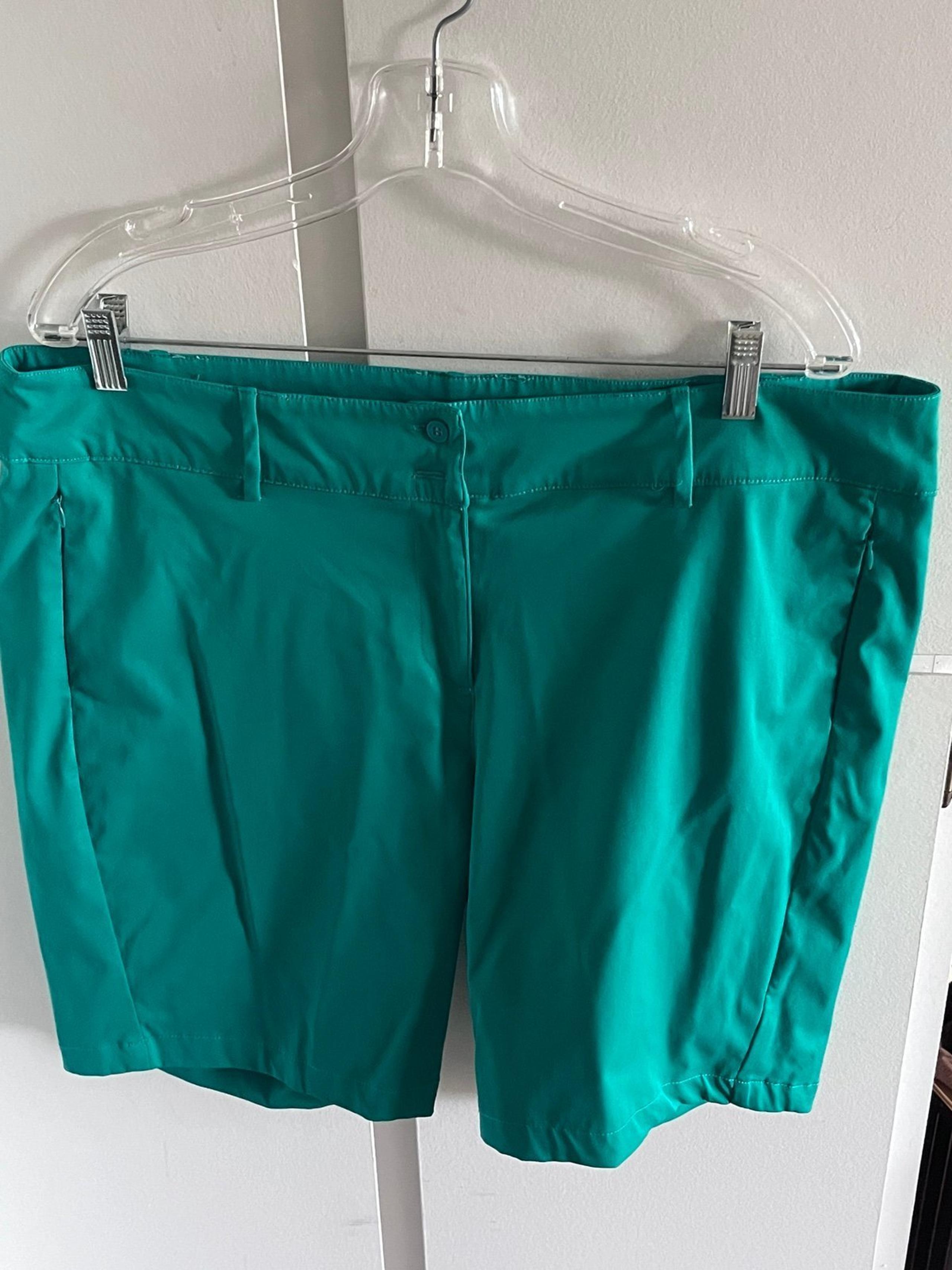 Antigua Women’s Golf Shorts Size 14 Kelly Green Preowned