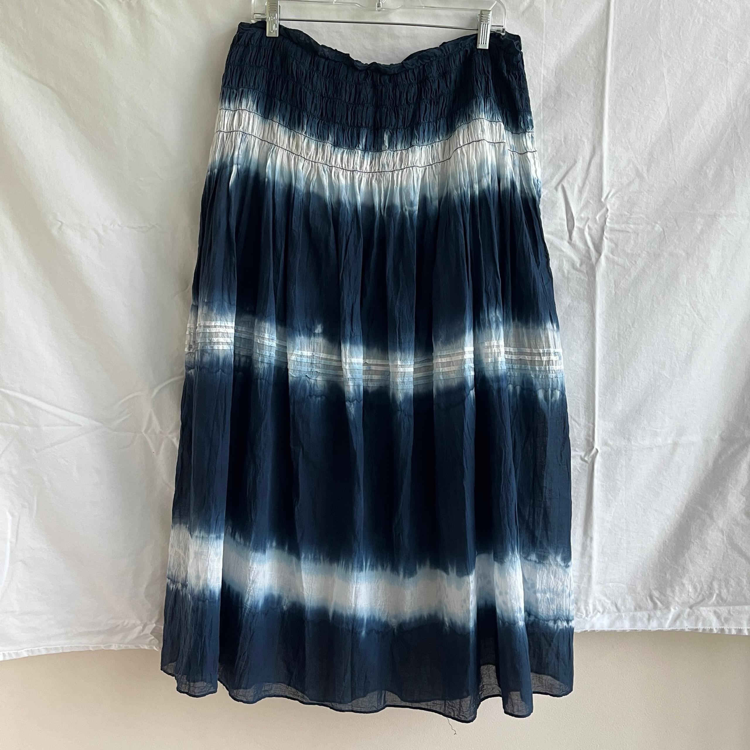 Johnny Was Amanda Bond Charlotte Maxi Skirt, tie dye blue and white, size M