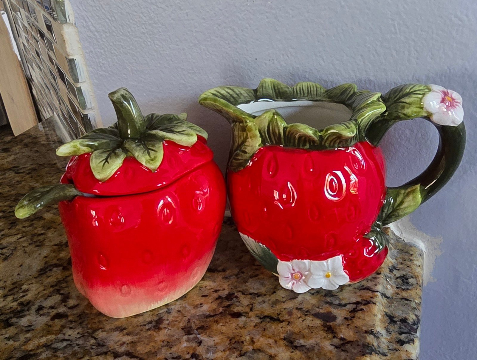 Corner Ruby Strawberry Collection 4-Piece Ceramic Sugar Bowl & Creamer Set ~New
