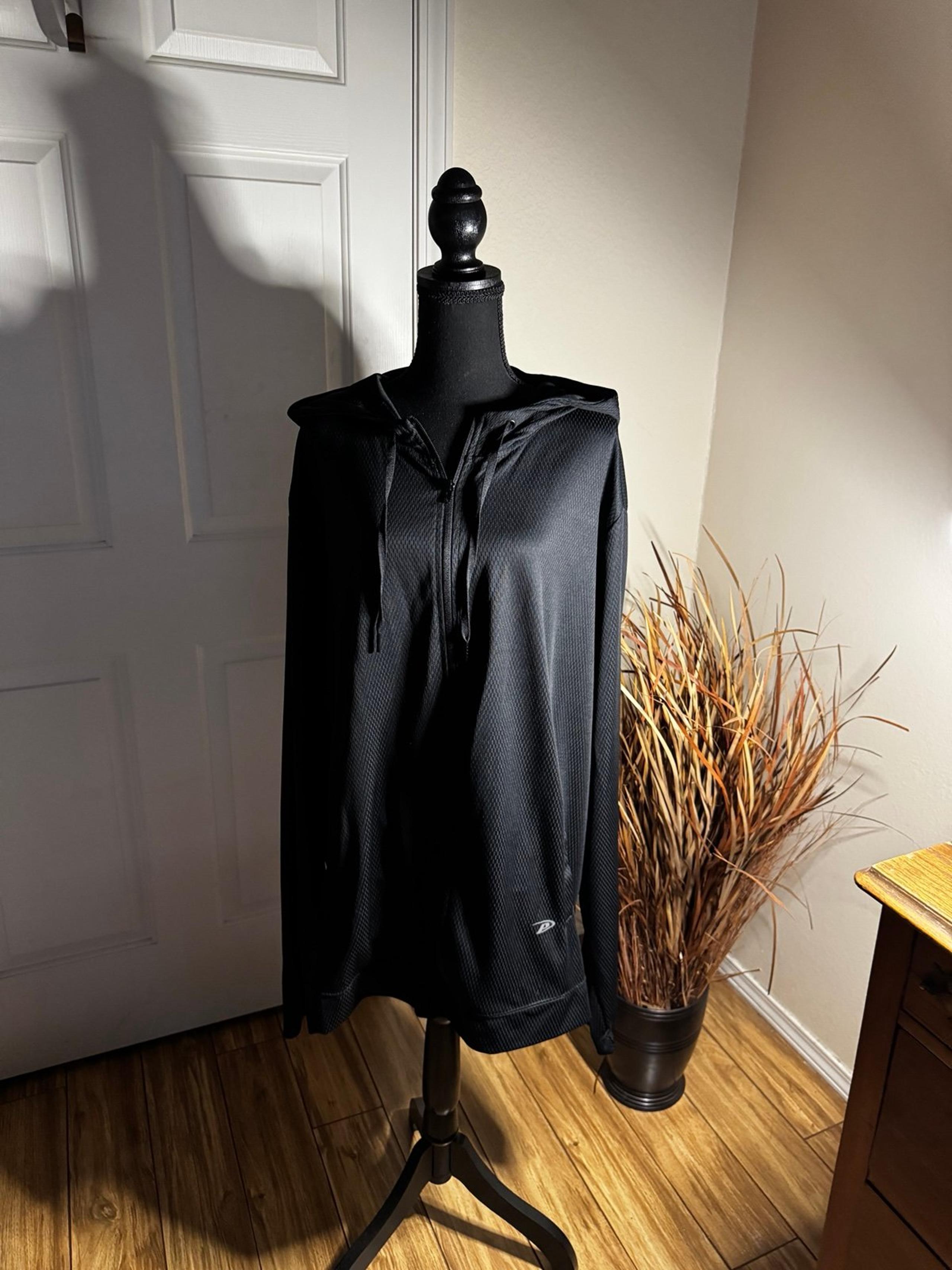 Pro Player brand men's polyester, black windbreaker size 3 XL