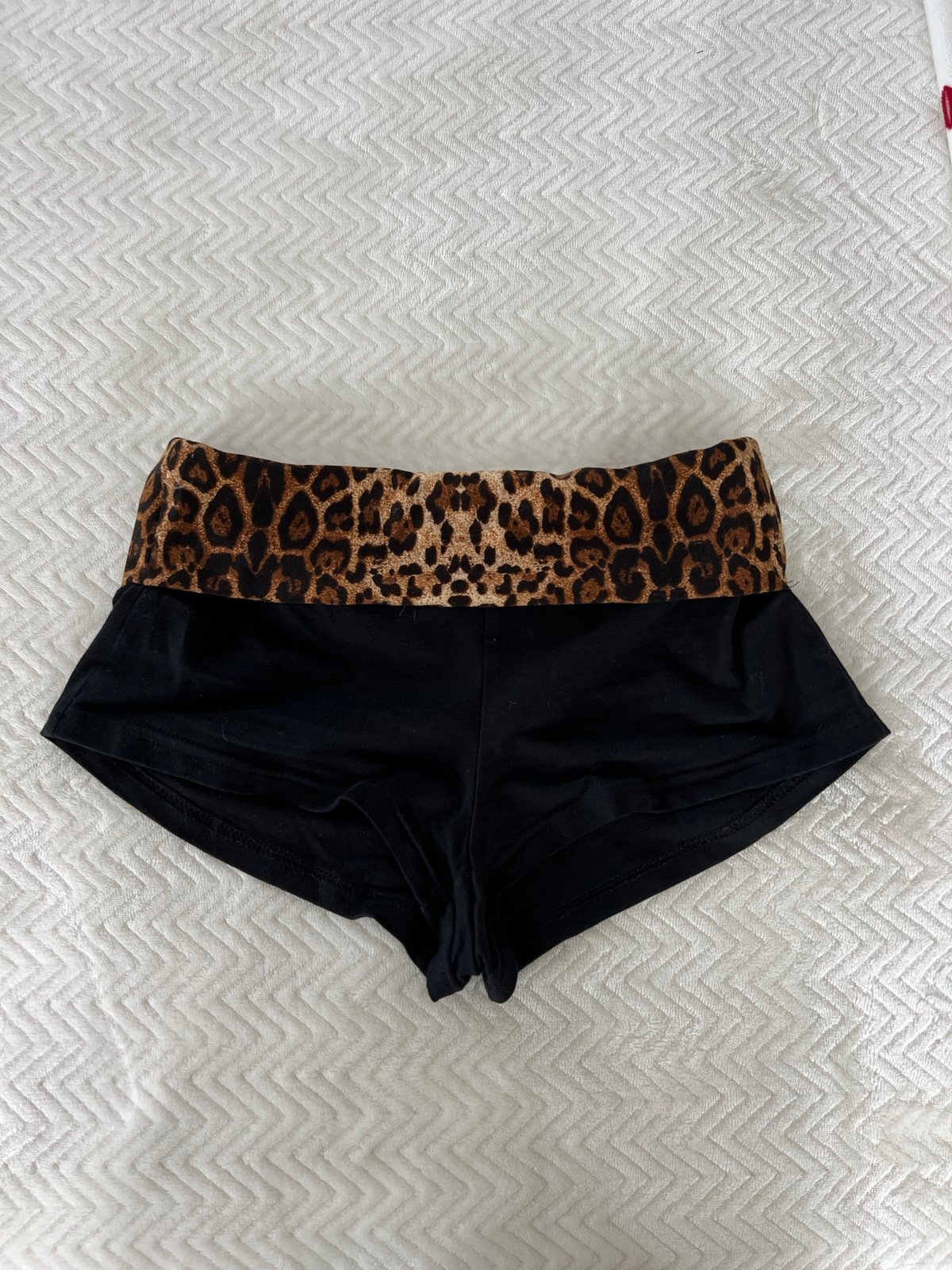 Mini cheetah shorts