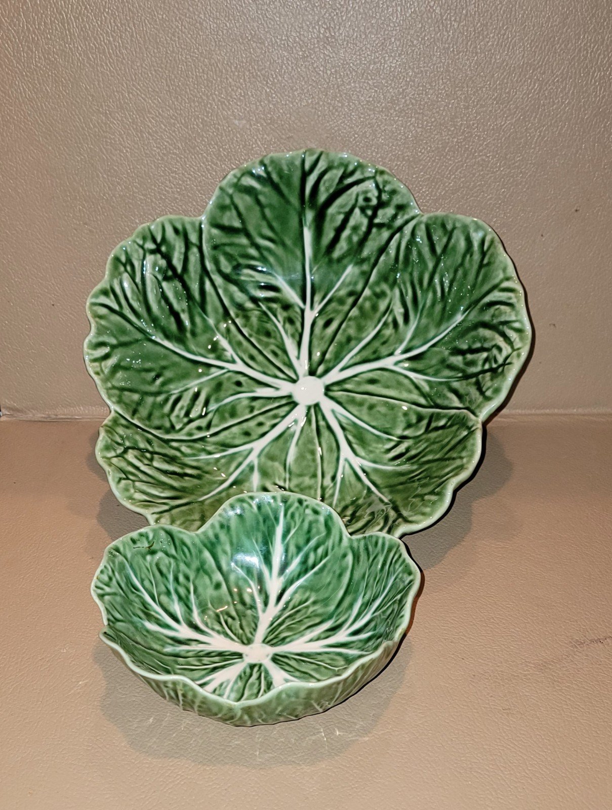 2 VINTAGE BORDALLO PINHEIRO CABBAGE LEAVE SALAD BOWLS 7 AND 11
