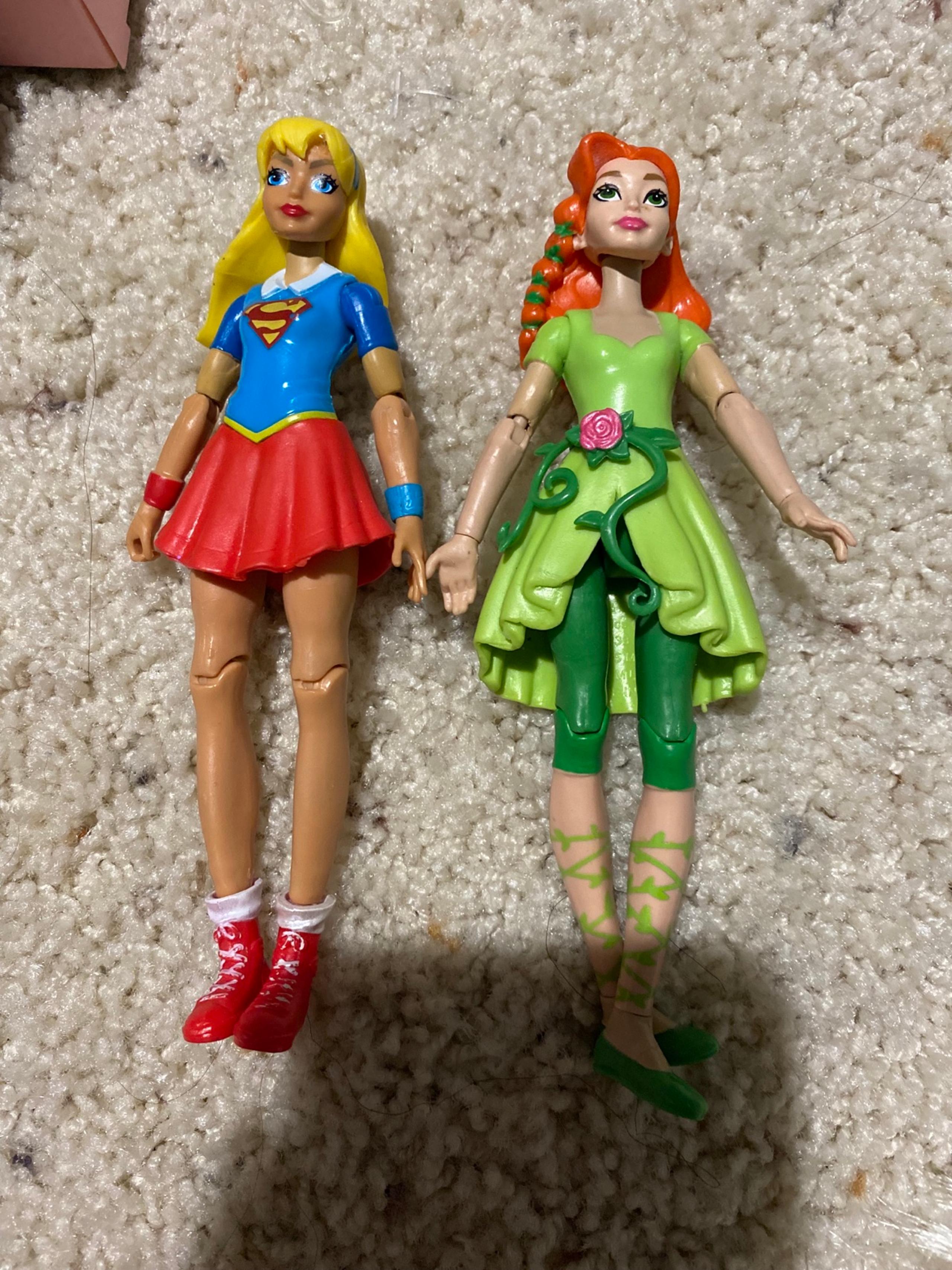 DC Superhero Girls Supergirl and poison ivy