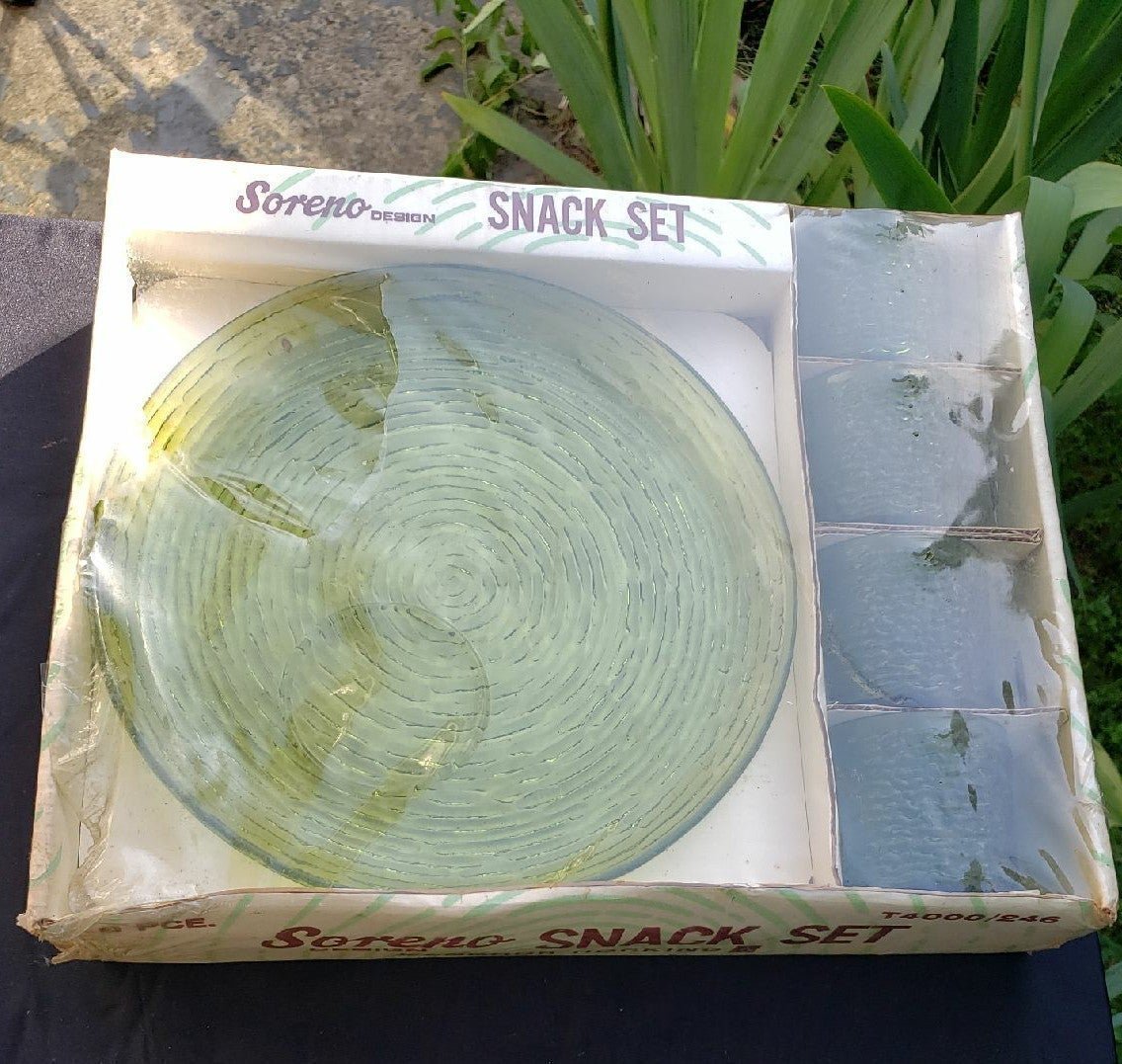 Soreano Lido Avocado Snack Bowl Cups Plates Complete