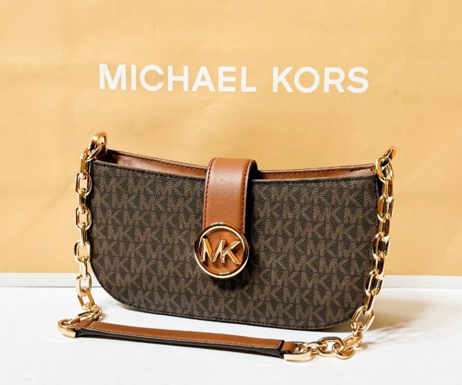 MICHAEL KORS Carmen Brown Shoulder Bag.
