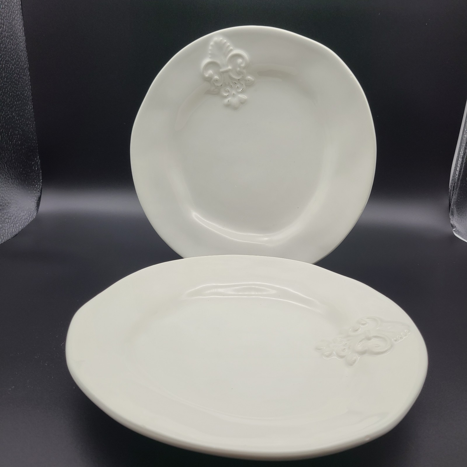 Set (2) salad plates FLEUR DE LIS White ceramic stoneware 9 Italy heavy new