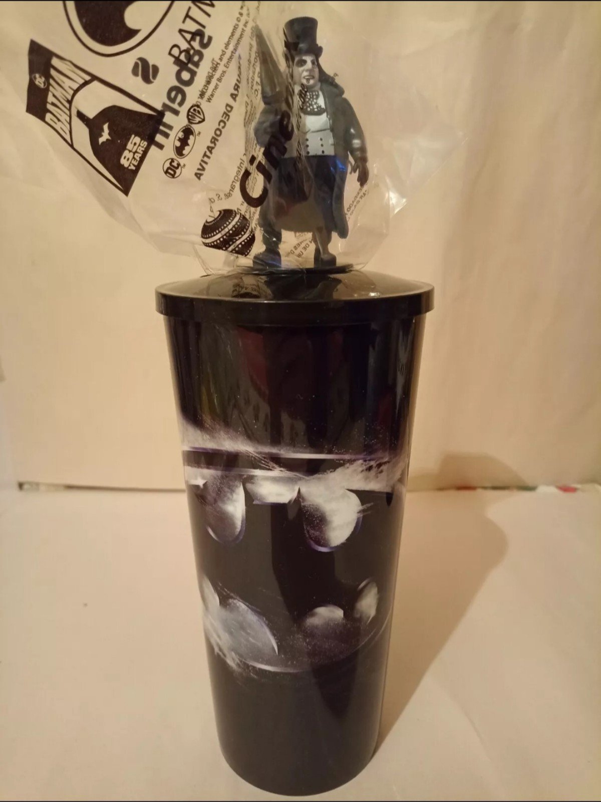 Cinemex 85th Batman Returns Danny de Vito The Penguin Cup W/ Figurine Topper NEW