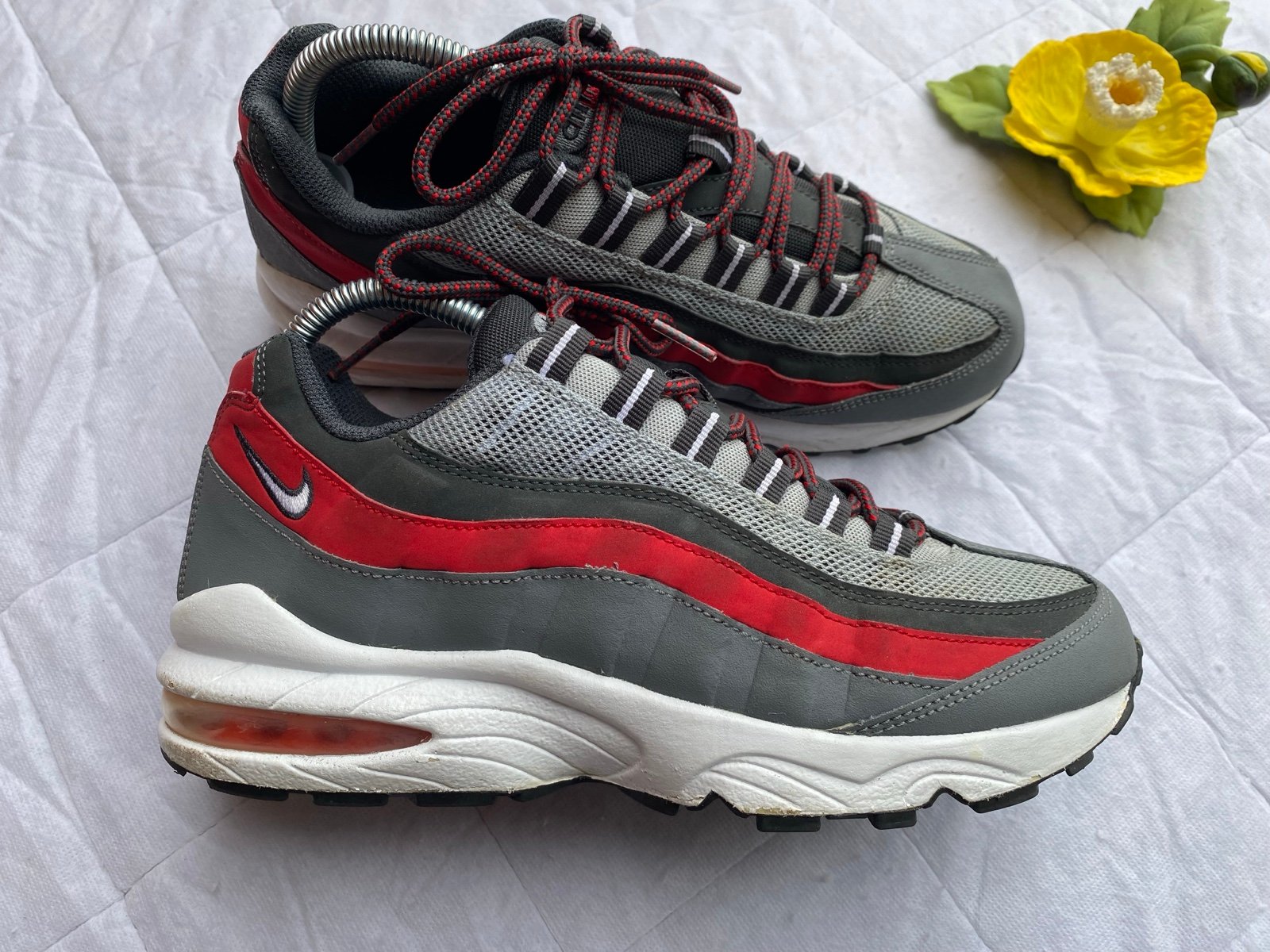 Nike Air Max 95 Gray Solar Red Gray & White U.S. Size 6.5Y Excellent Condition