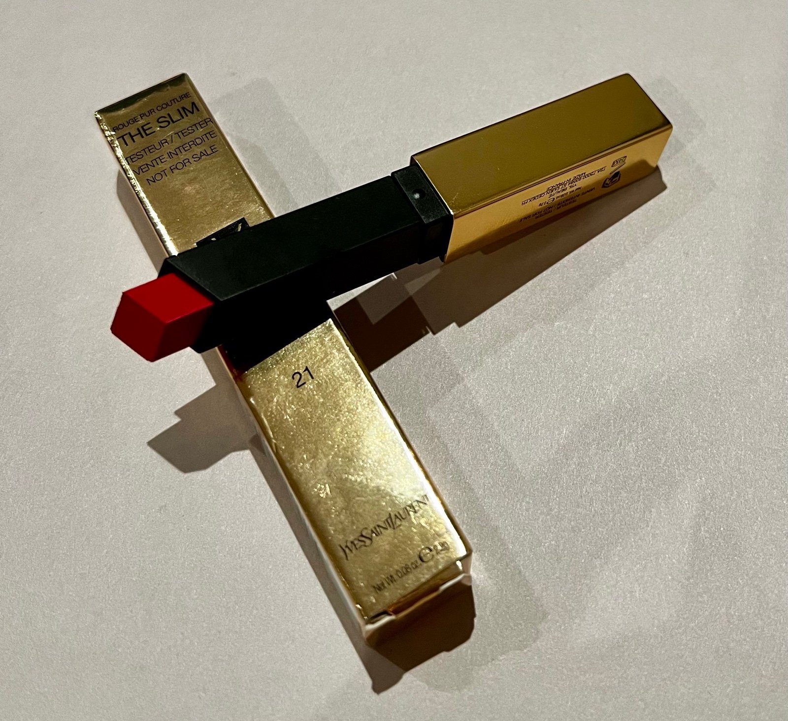 YSL Rouge Pur Couture The Slim 21 Rouge Paradoxe