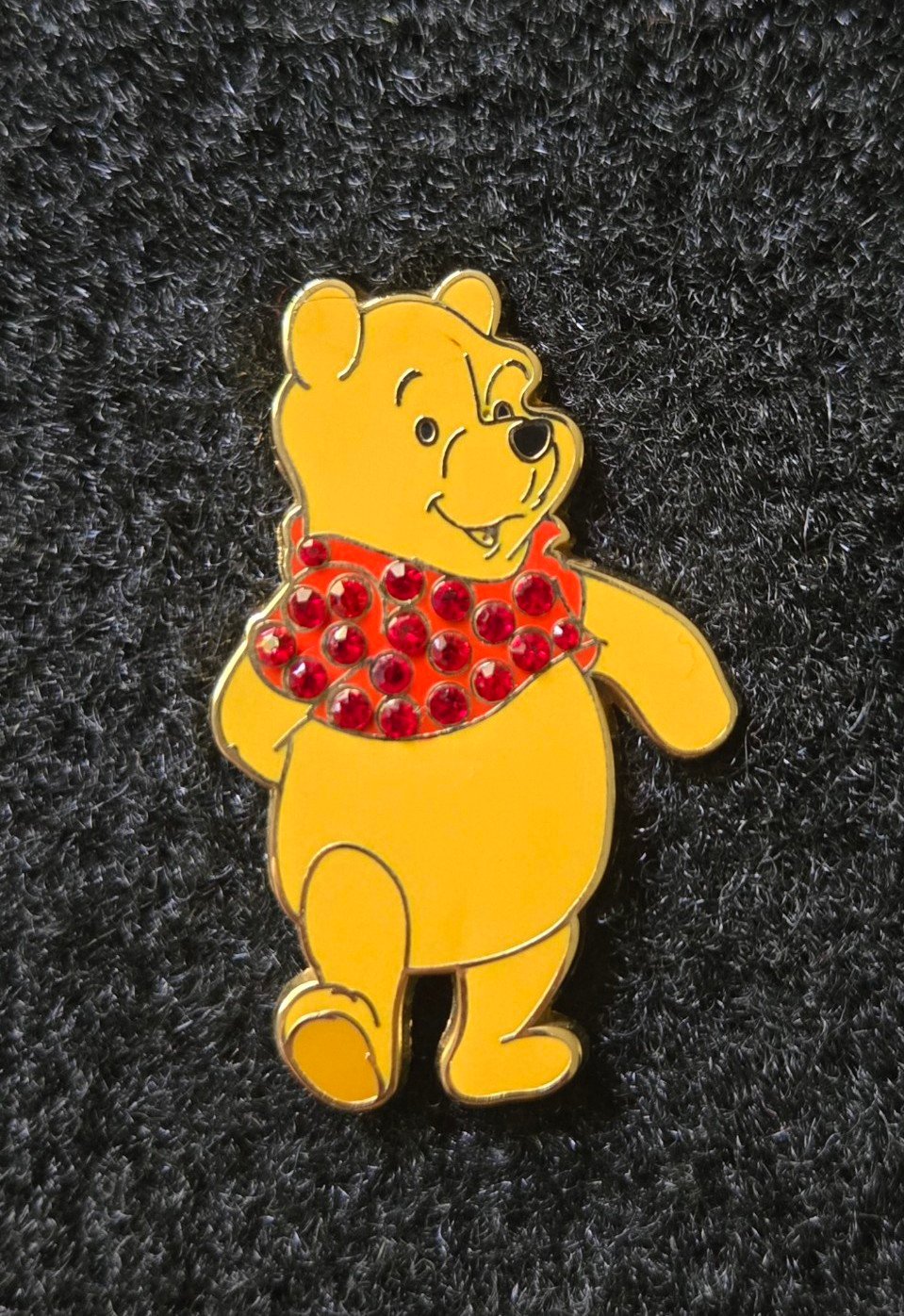 Disney pin Winnie the Pooh jeweled