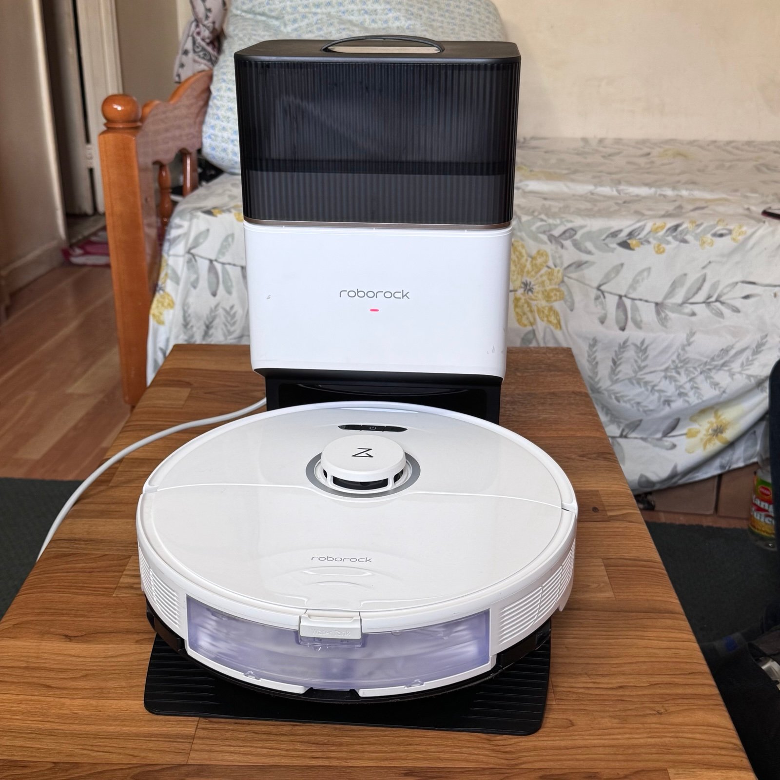 Roborock Auto Empty Dock model AED06LRR Robot Vacuum Hands Free Cleaner