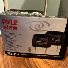 Pyleview adjustable headrest with built in monitor