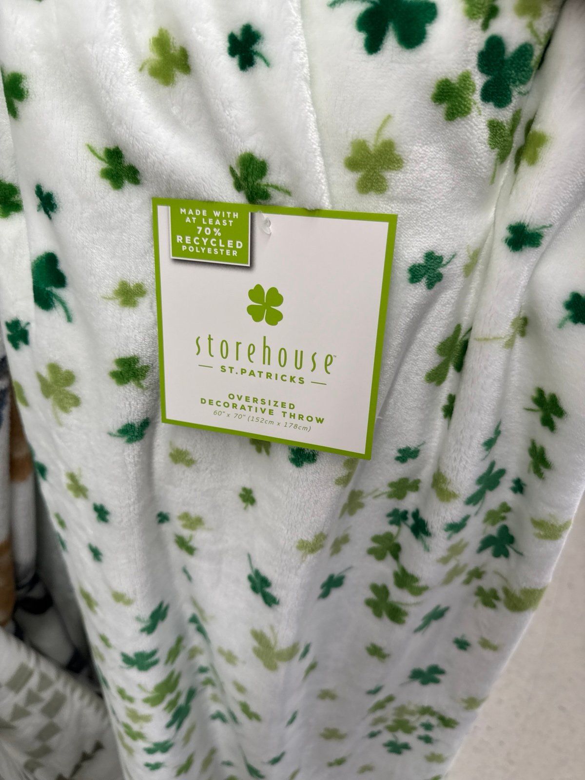 St Patricks Day Watercolor Shamrock Clover Pattern Plush Throw Blanket