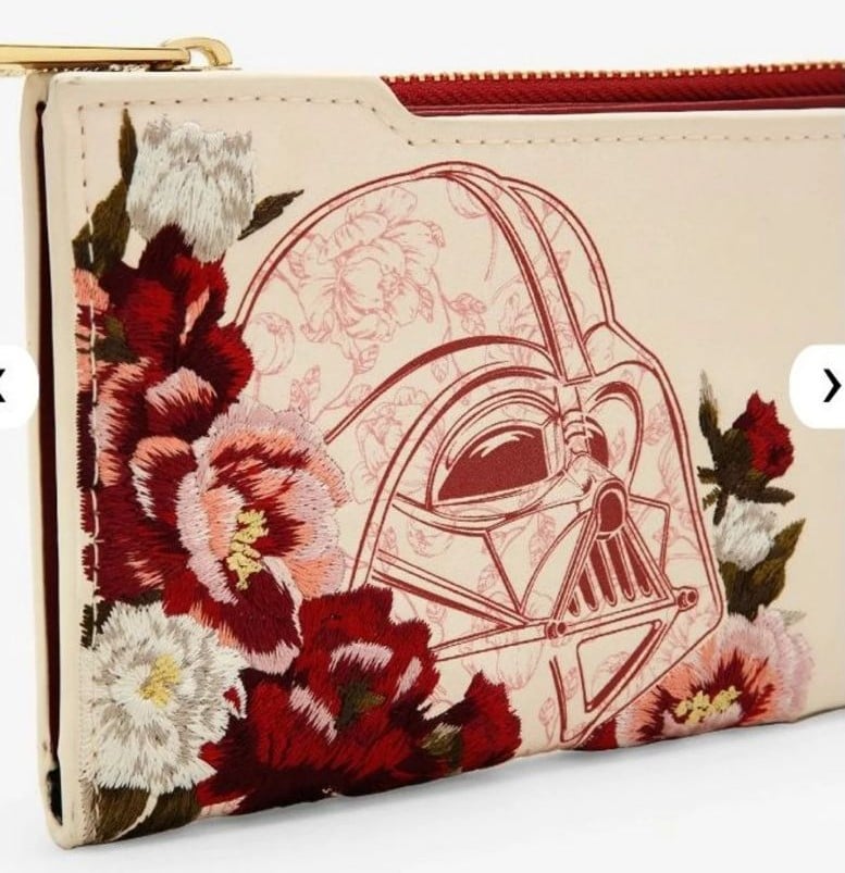 Loungefly Satr Wars Darth Vader Wallet