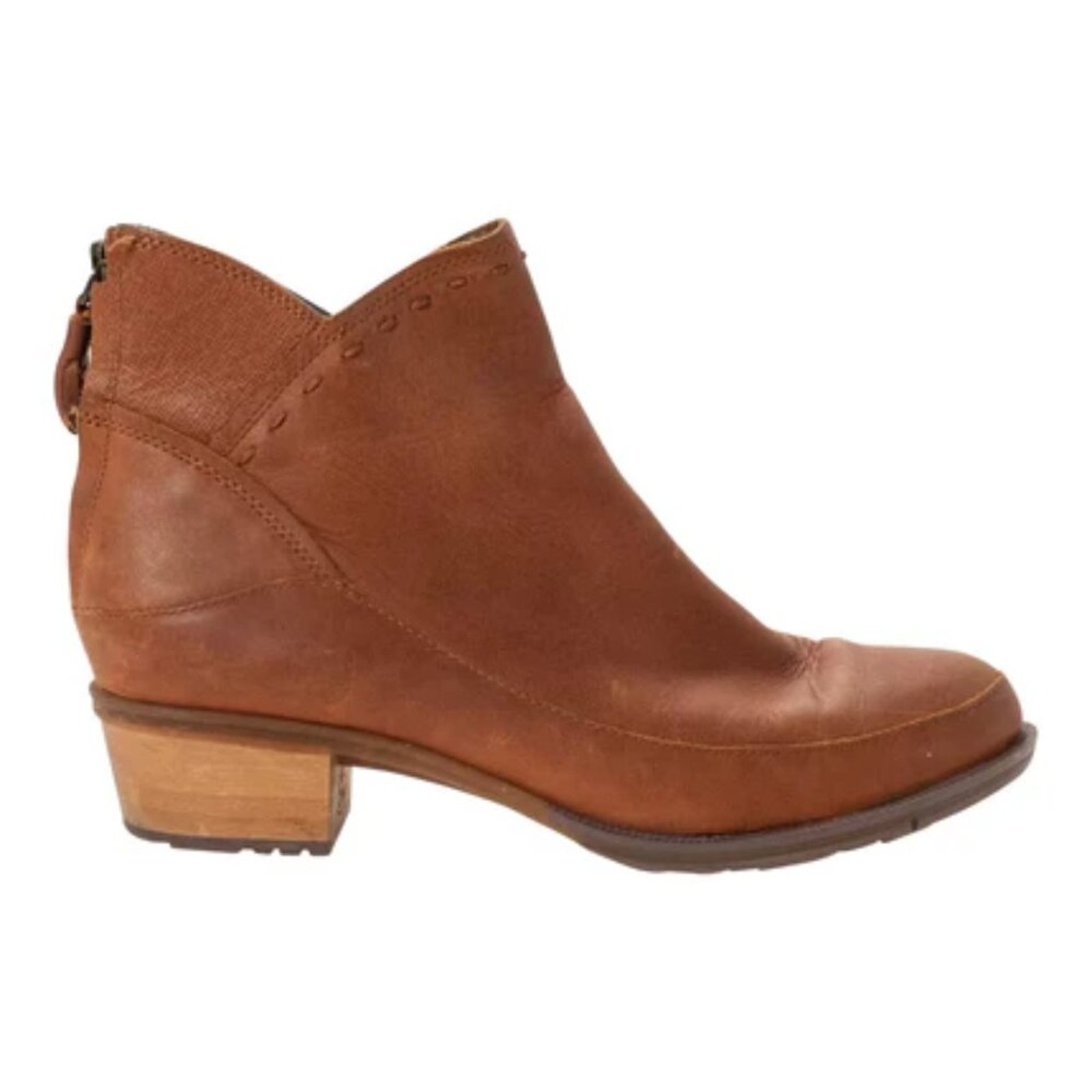Womens Fall Leather boots size 9.5 by Chaco - Cataluna