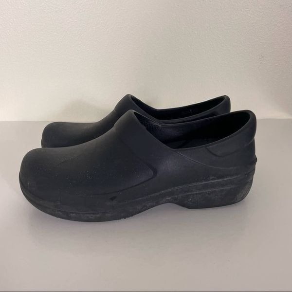 CROCS Black Rubber Enclosed Slip On Clog Shoes