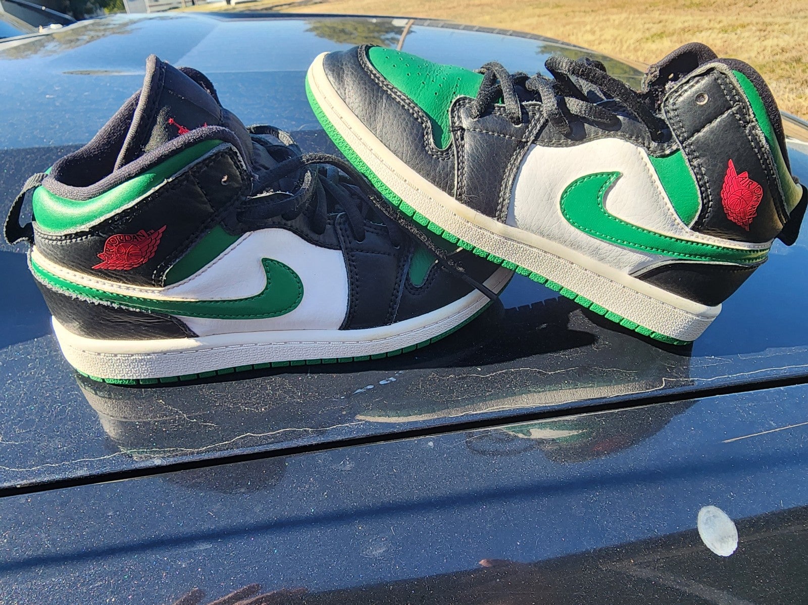 Jordan 1 Mid pine size youth 2 like new never worn 2019