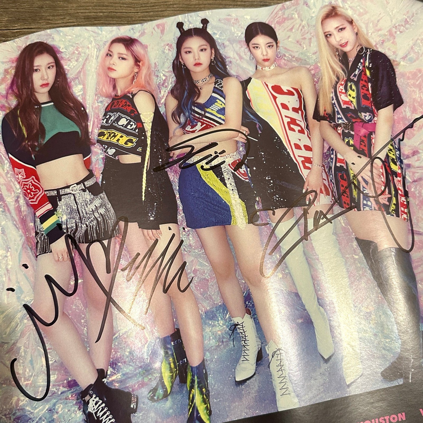 ITZY Premiere Showcase USA Tour OT5 Signed Poster