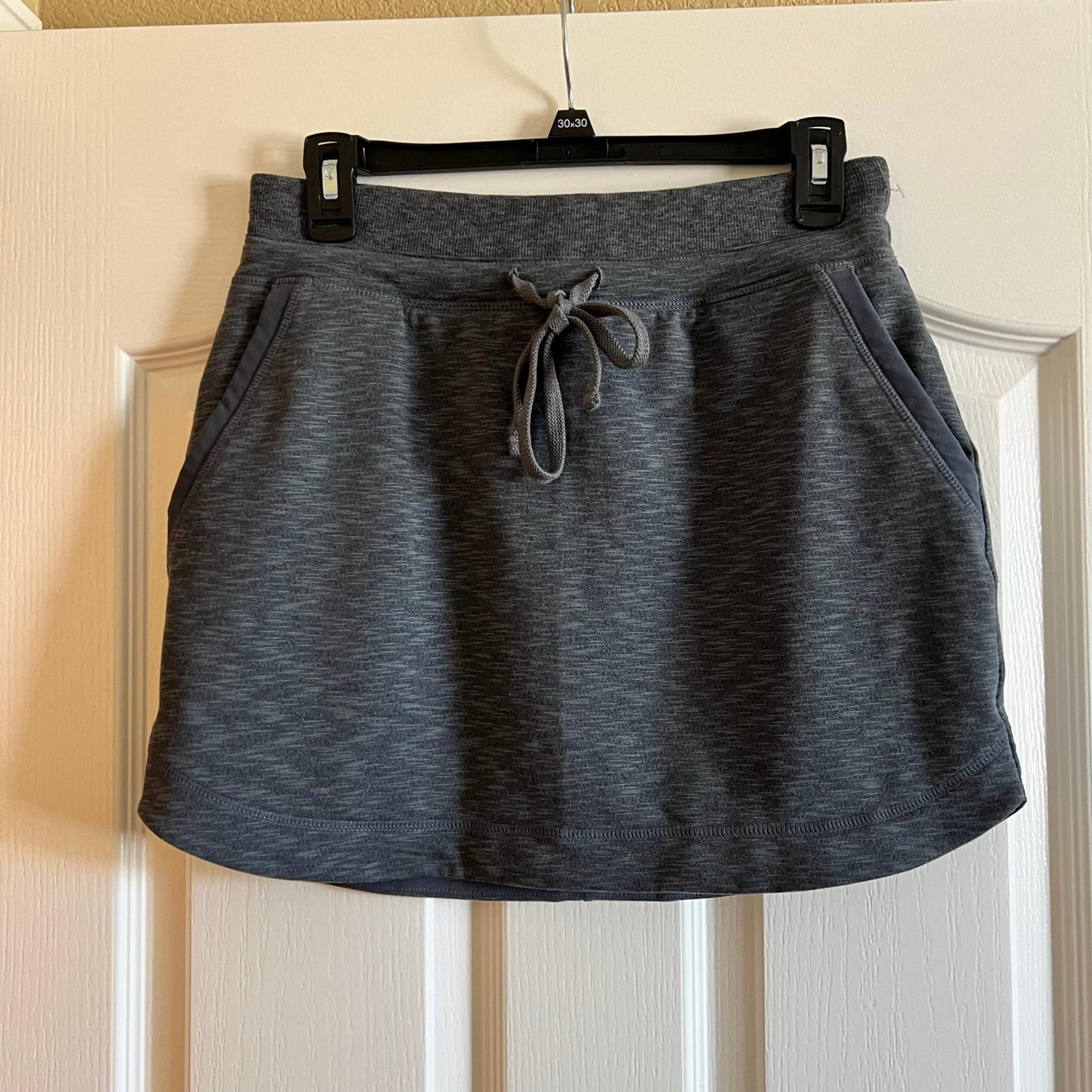 NWOT Athleta Techie Terry skirt size x-small