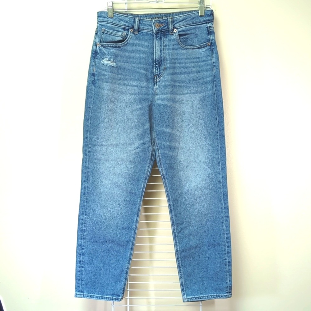American Eagle Size 8 Short Straight Leg Stretch Distressed Mom Style Blue Jeans