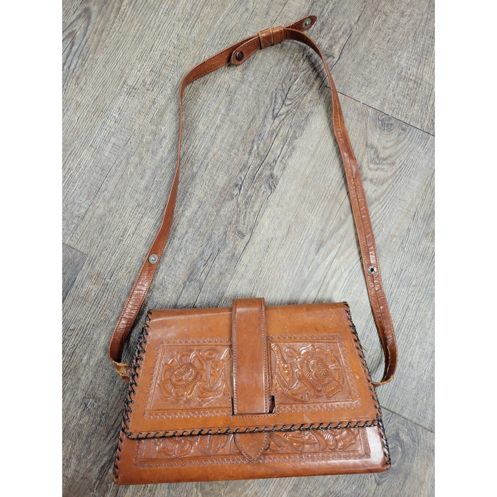 Vintage Hand Tooled Leather Purse Shoulder Bag Mexican Crossbody