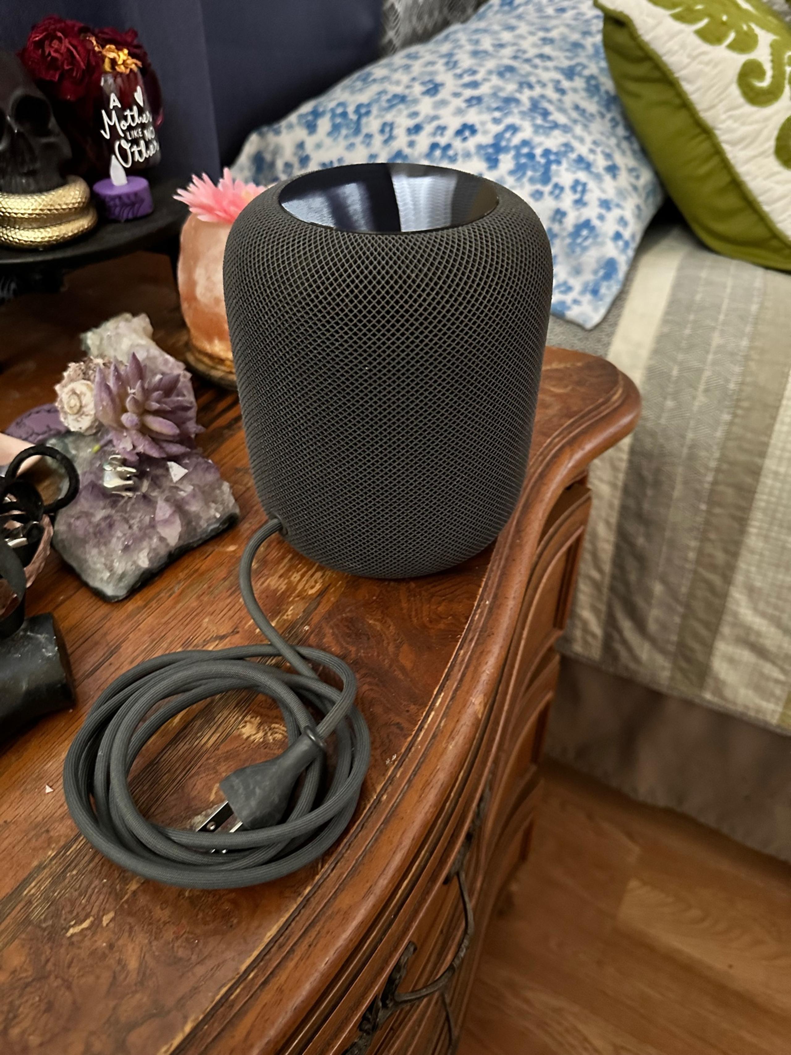 Apple HomePod Bluetooth Speaker in Space Grey