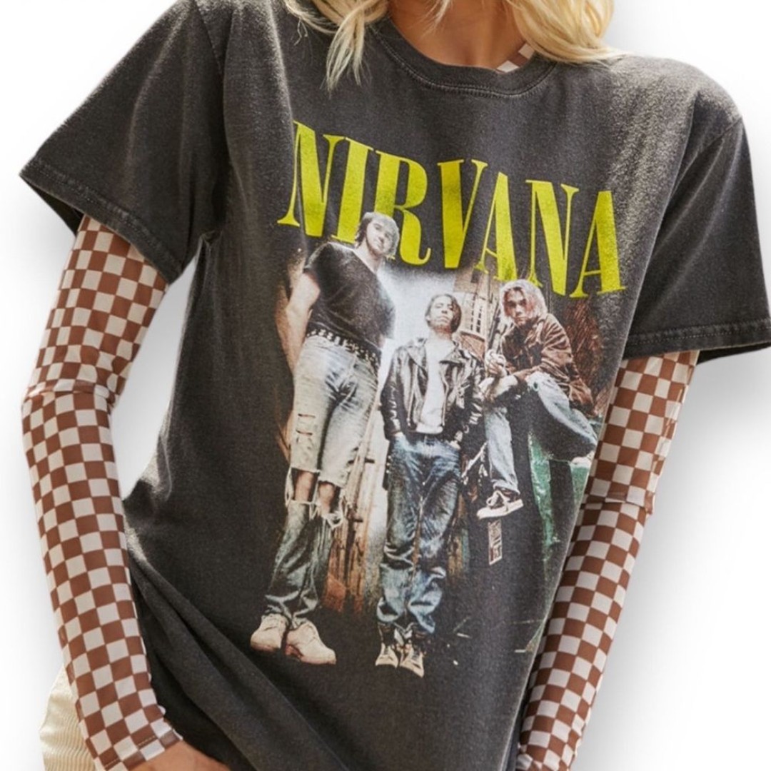 NEW Nirvana Brand Washed Gray Graphic Short Sleeve T-Shirt Size Small