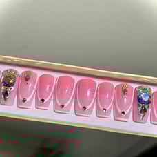Acrylic press on nails