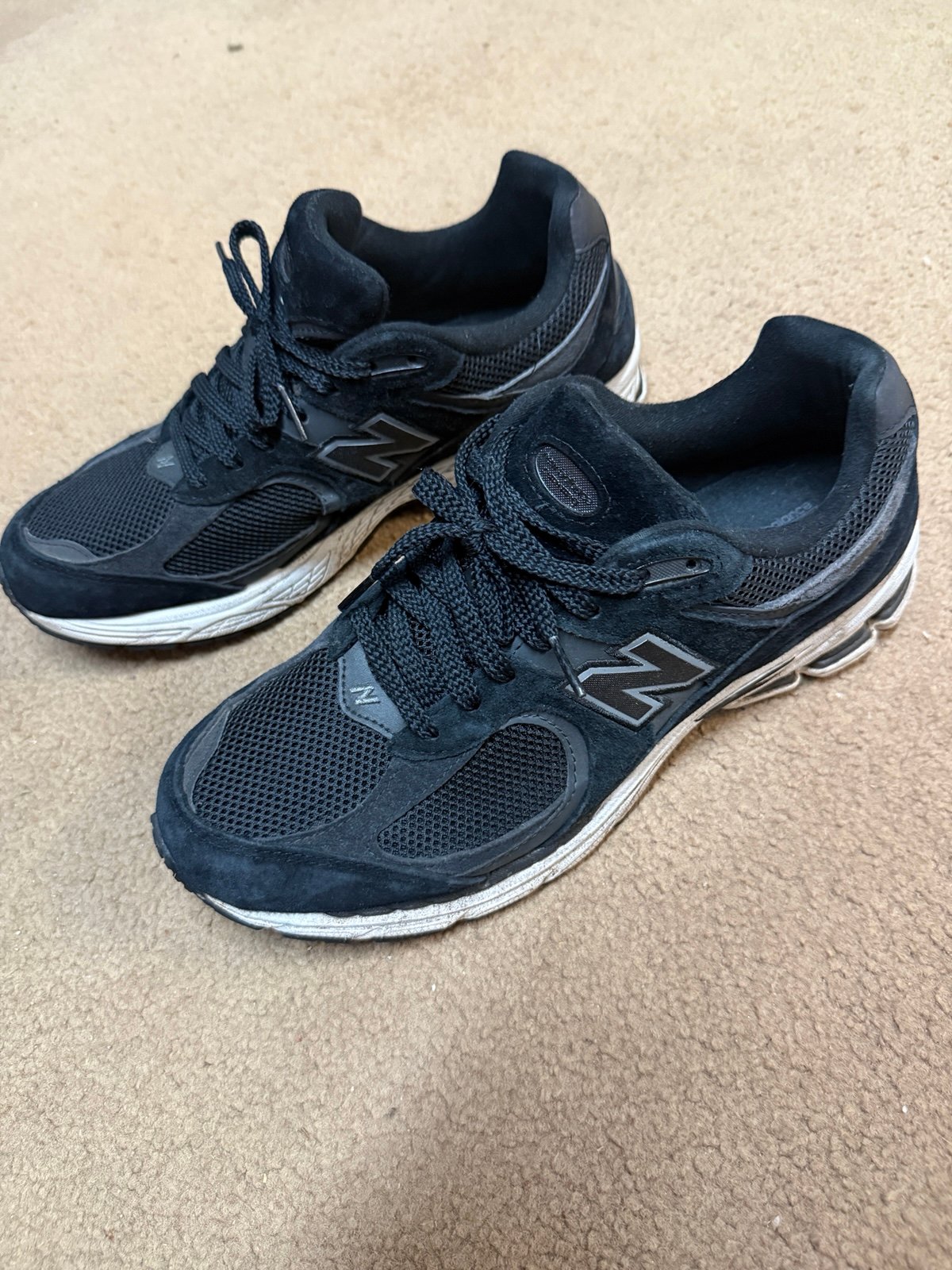 Men’s New Balance 2002R sneakers