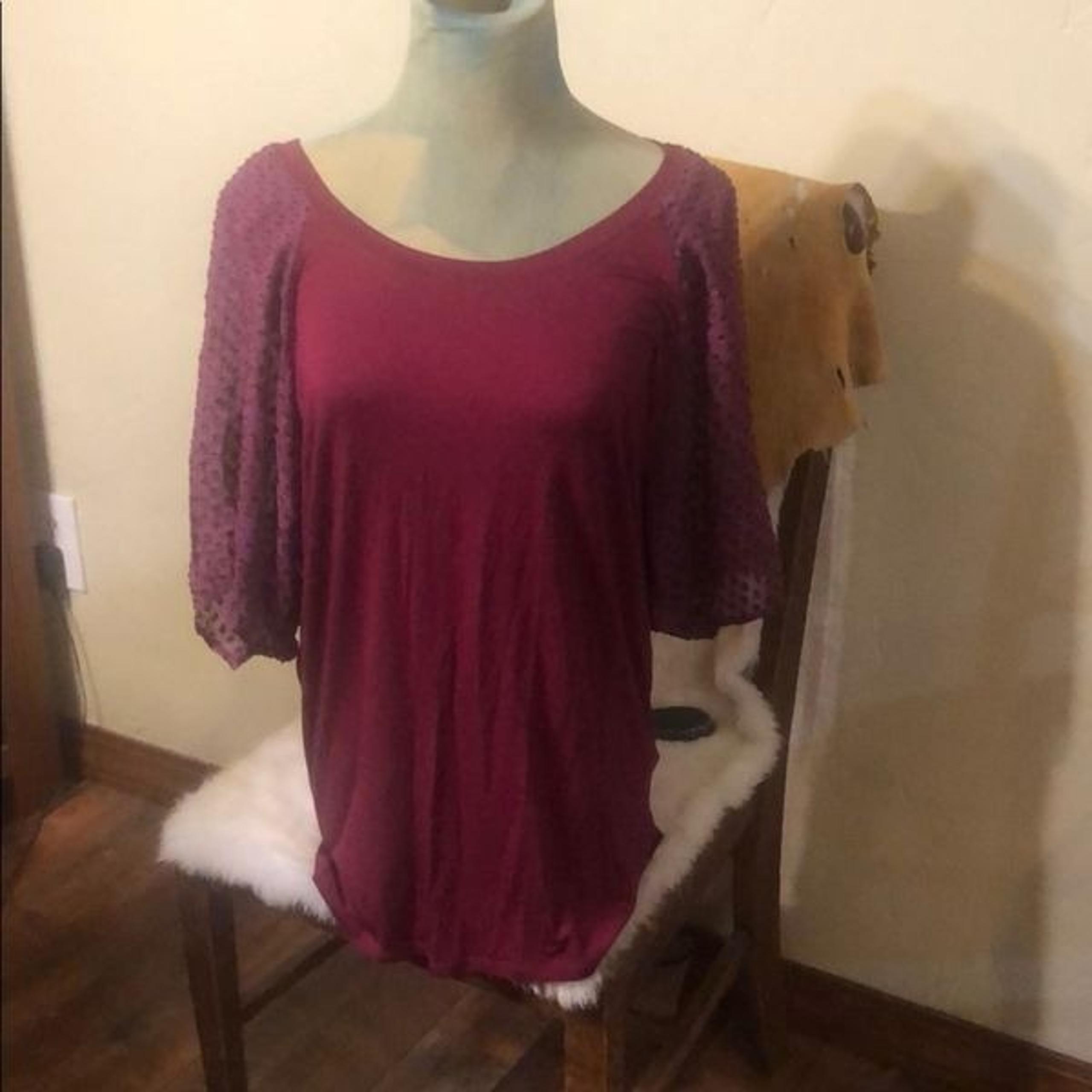 Three dots top M (1997)
