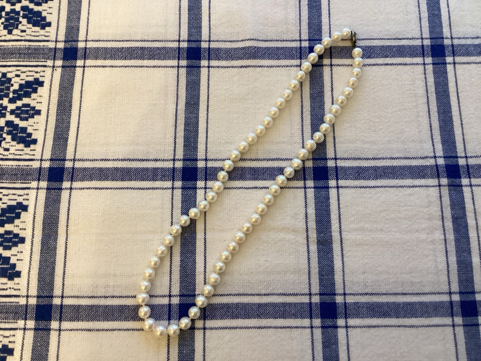 Hand knotted Pearls 8 mm round