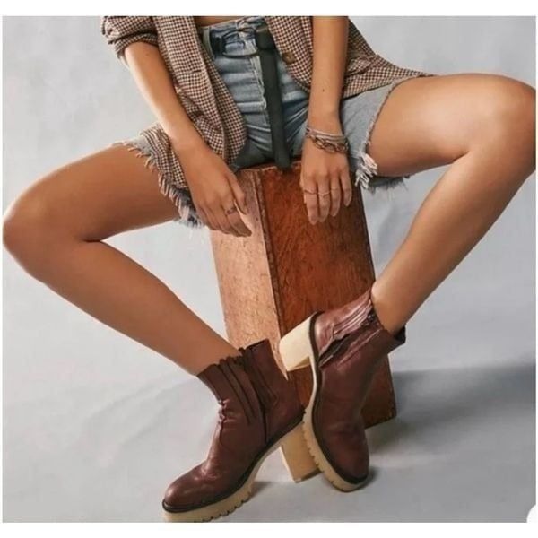Free People James Chelsea Lug Sole Boot in Cherry Chocolate Sz 10 NWOT