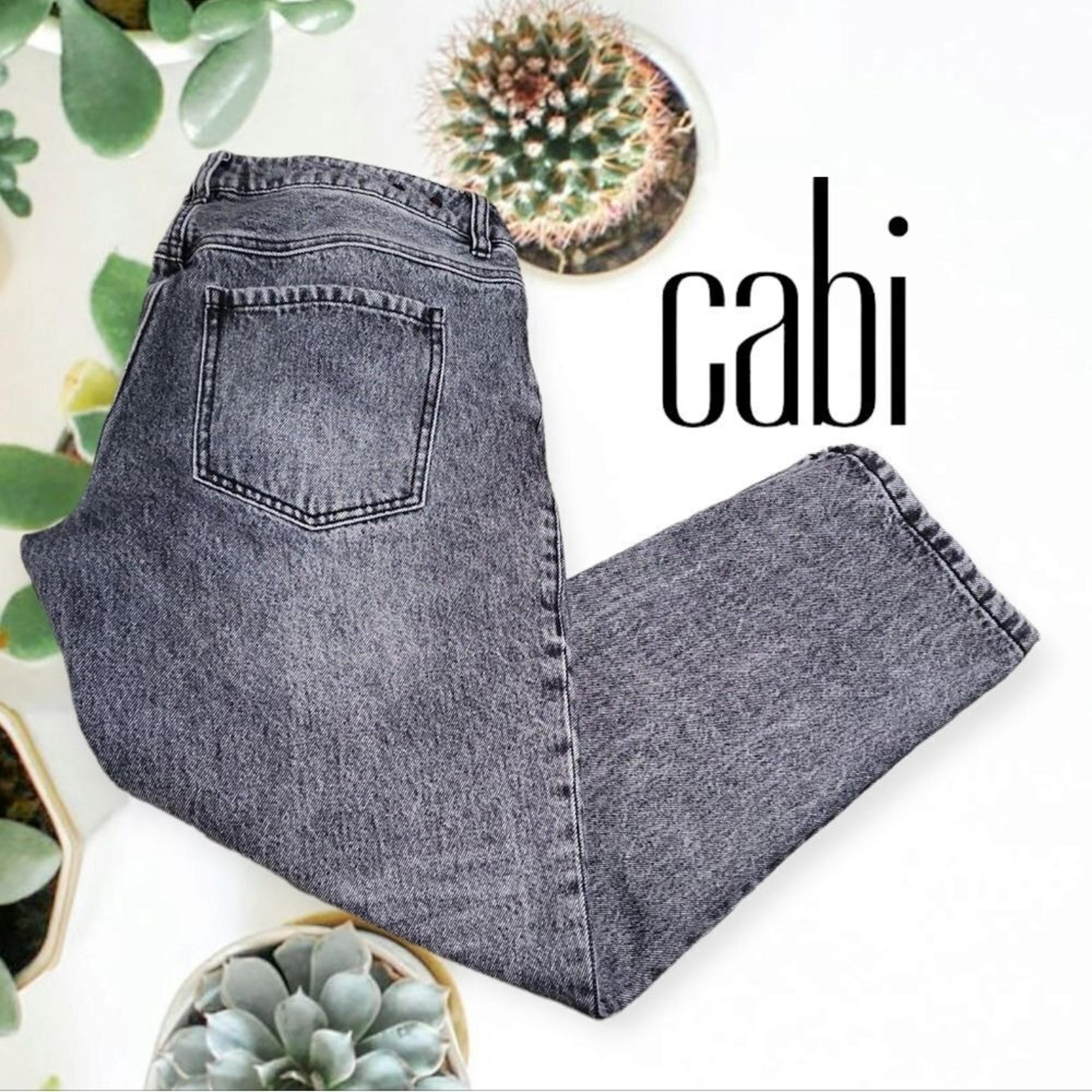Cabi Women's 100% Relaxed Boyfriend Oversized Jeans Smoke Wash 6
