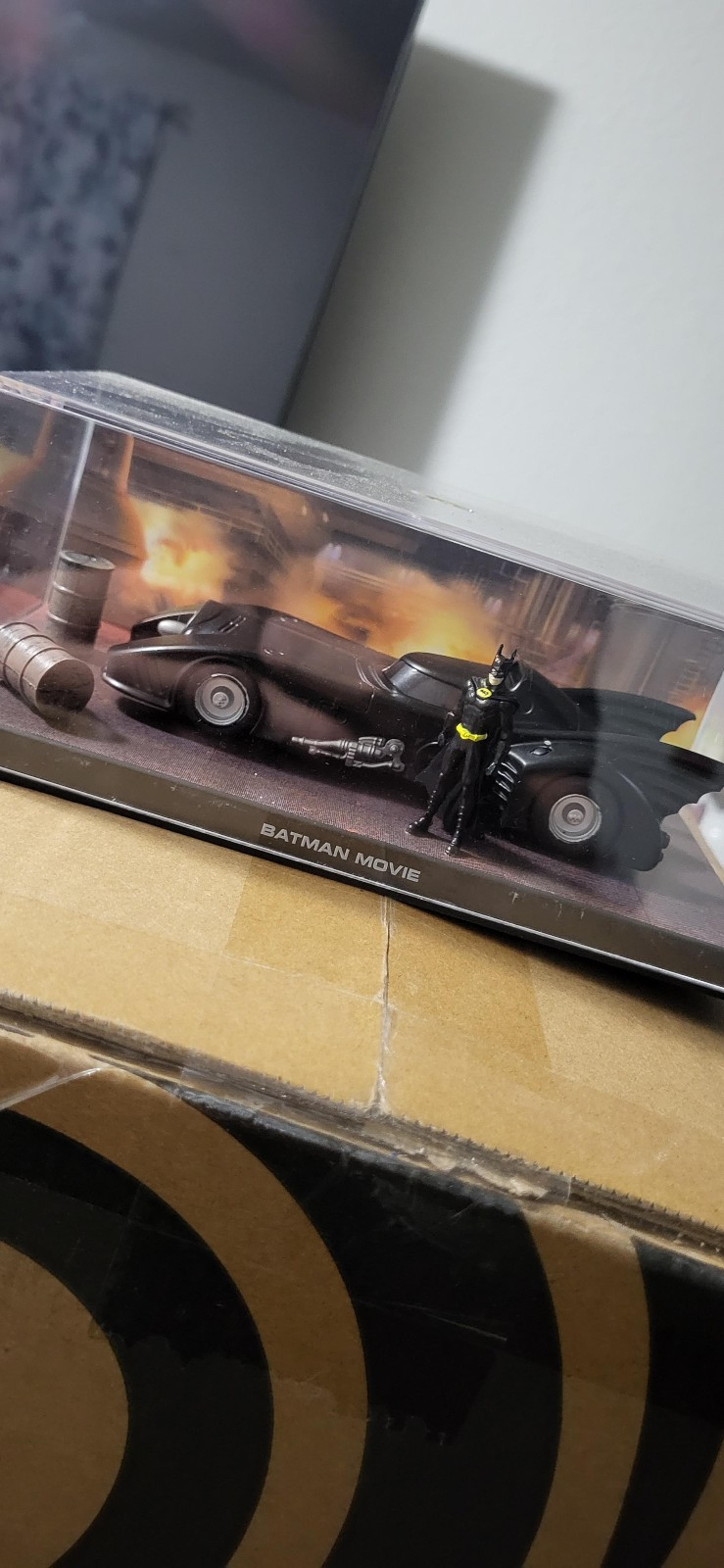 Eaglemoss Dc Comics 1/43 scale dicast Batmobile from the batman movie - Eaglemoss Publications