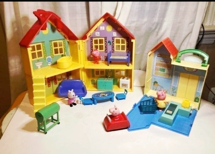 Peppa Pig house & supermarket bundle